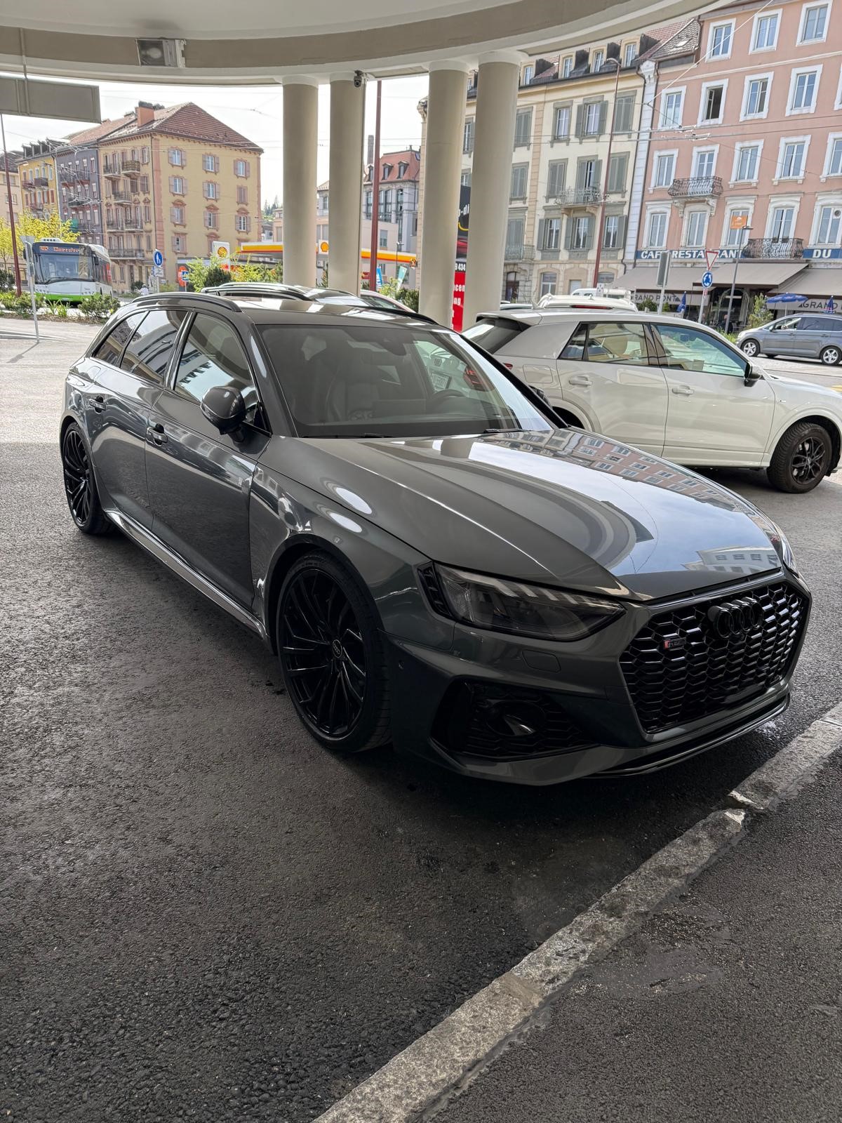 AUDI RS4 Avant quattro tiptronic