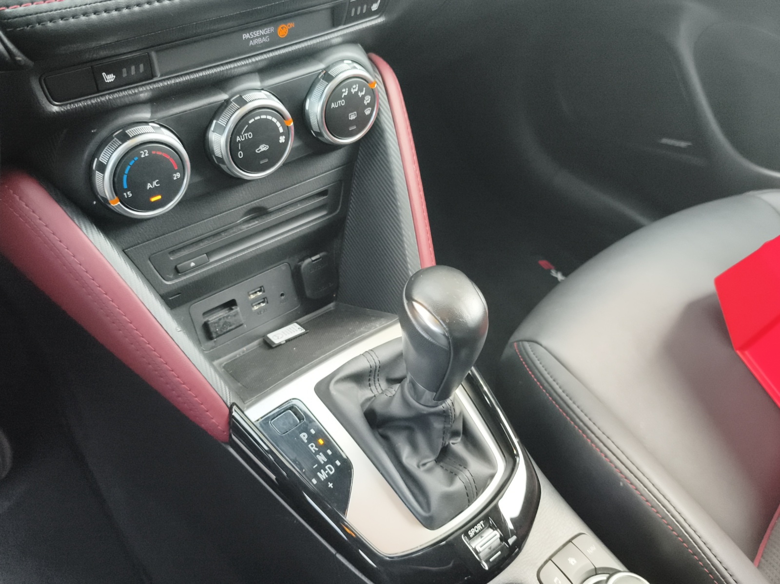 MAZDA CX-3 2.0 Ambition-image-11