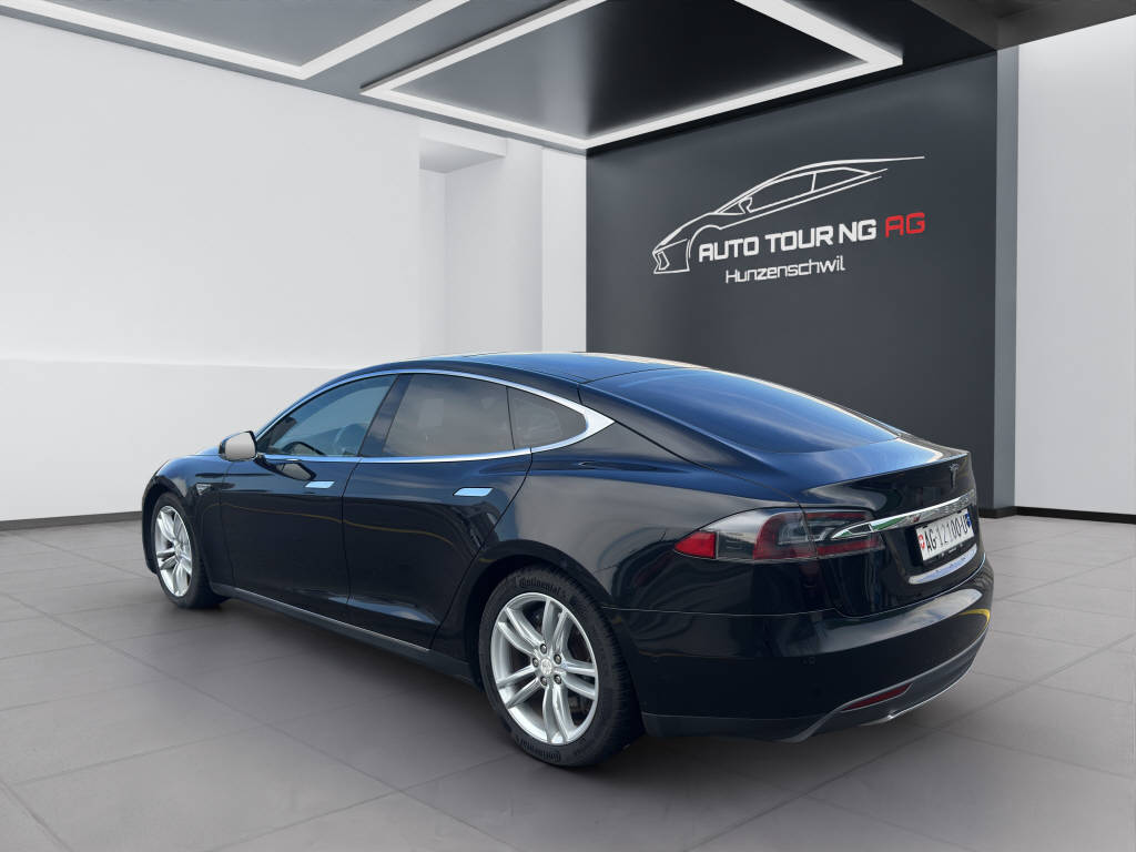TESLA Model S 85 D-image-4