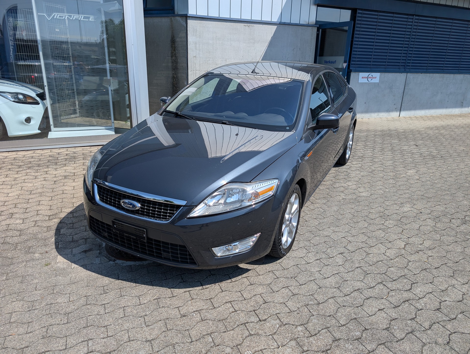 FORD Mondeo 2.0i 16V Titanium
