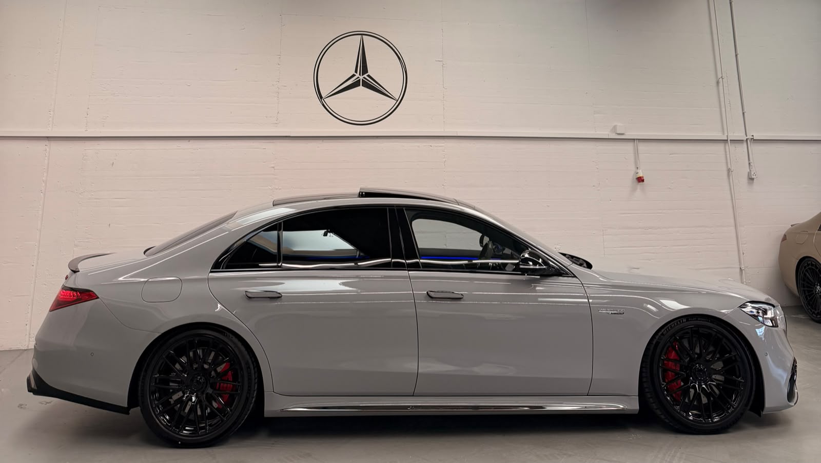 MERCEDES-BENZ S 63 AMG L 4Matic+ 9G-Tronic Edition 1 Limited Grey Black Performance Vollausstattung Gratisservice und Garantie-image-5