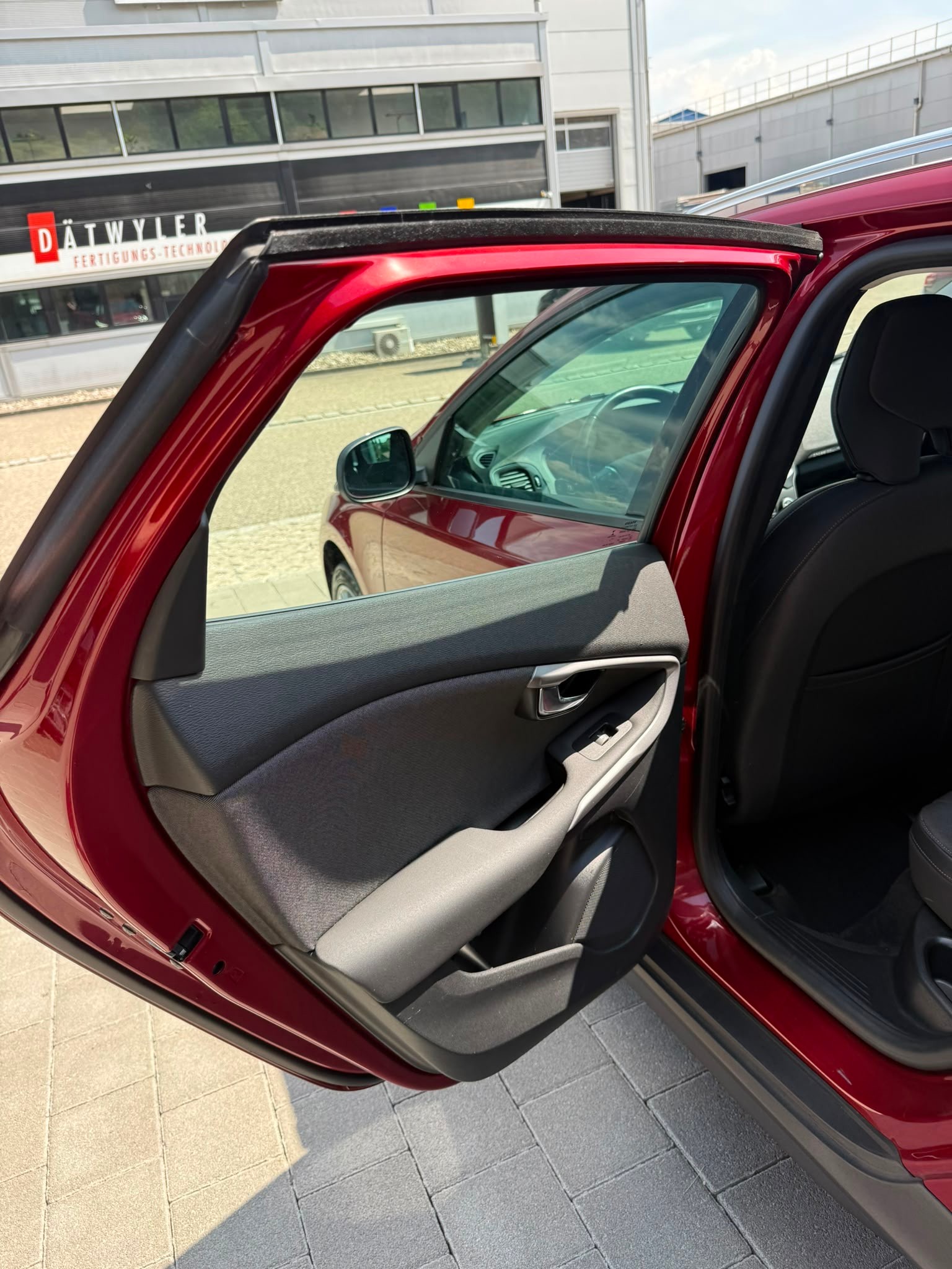 VOLVO V40 Cross Country Plus D3-image-17