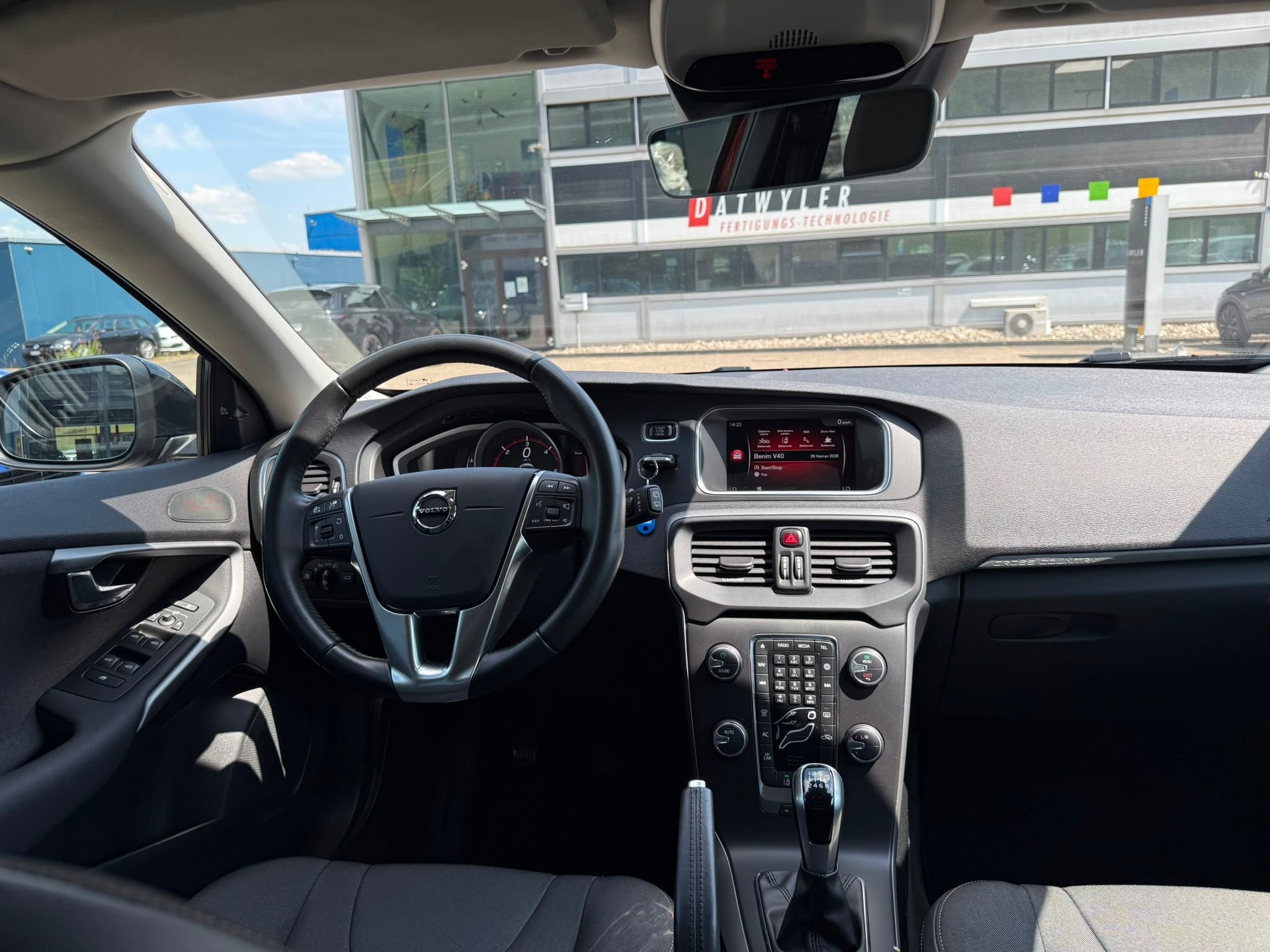 VOLVO V40 Cross Country Plus D3-image-11