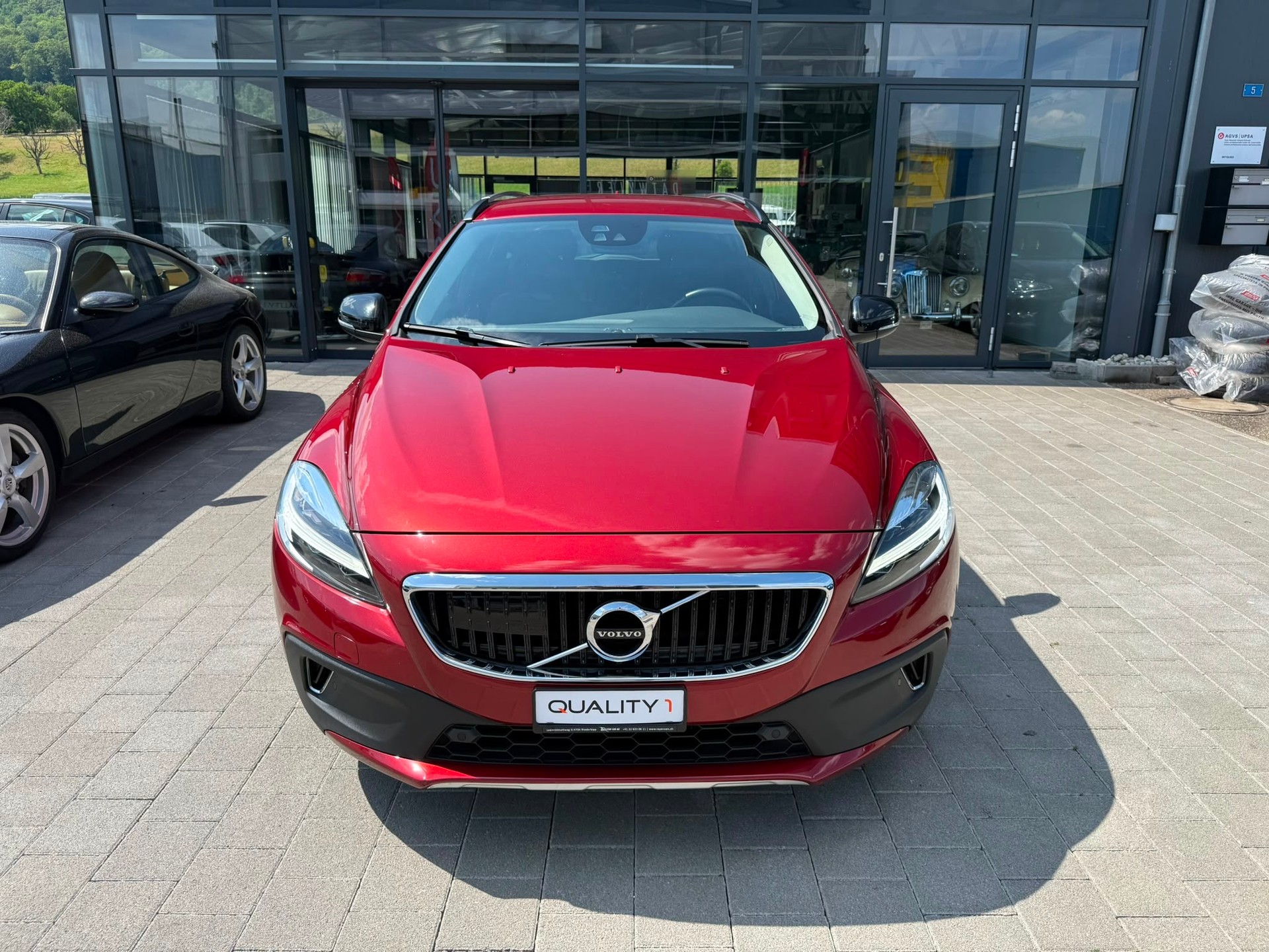 VOLVO V40 Cross Country Plus D3-showroom-element-2