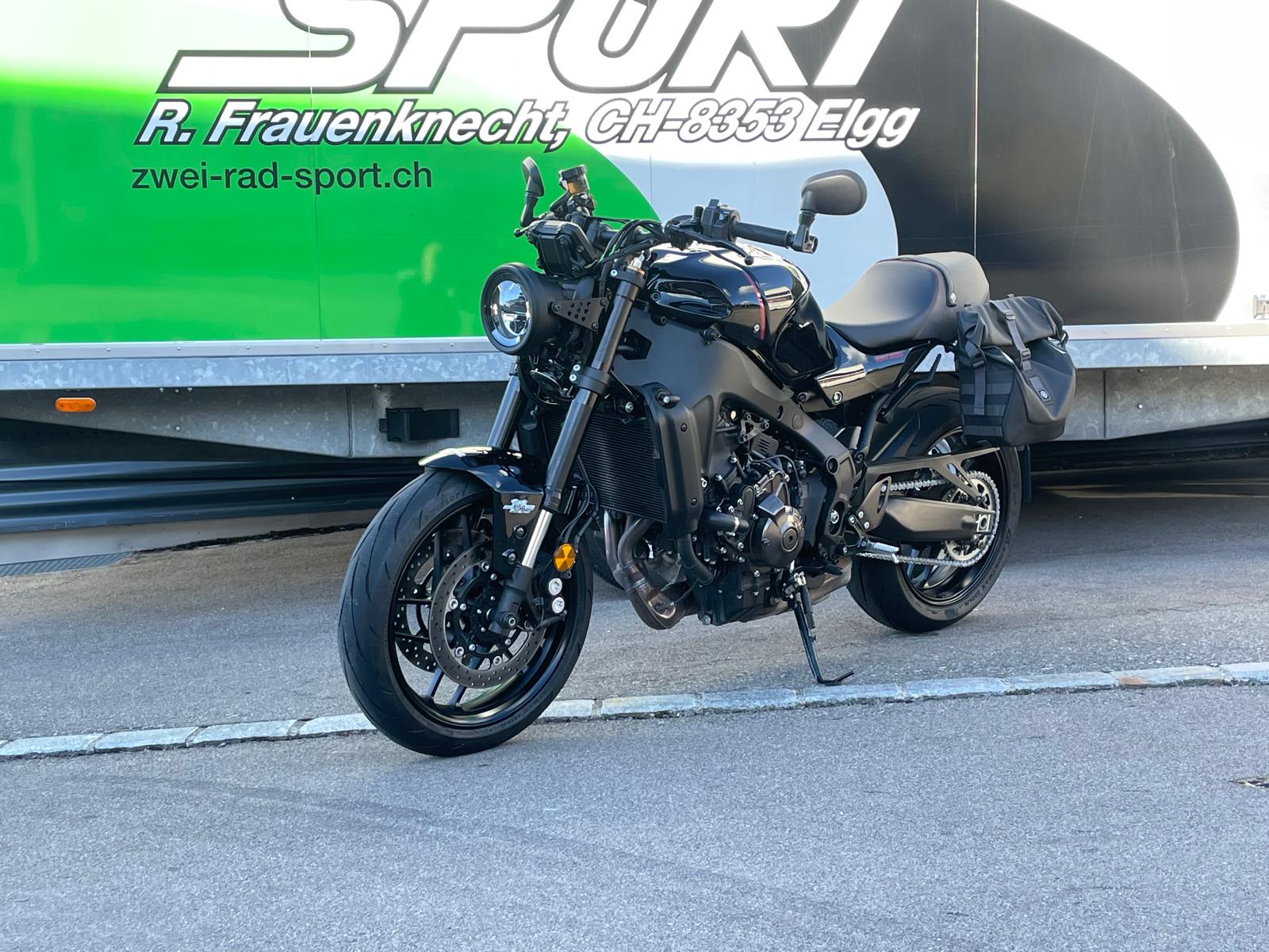 YAMAHA XSR 900-image-0