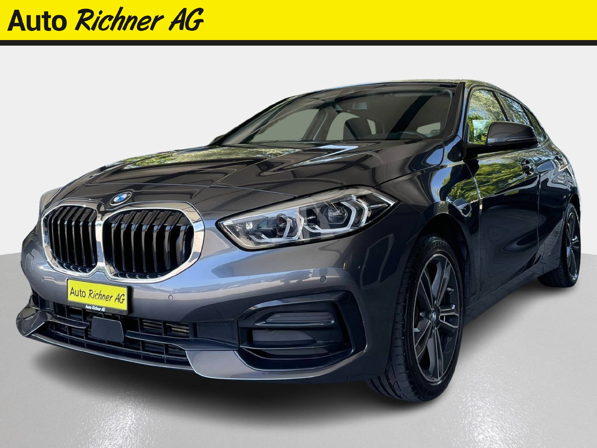 BMW 120d xDrive-showroom-element-1