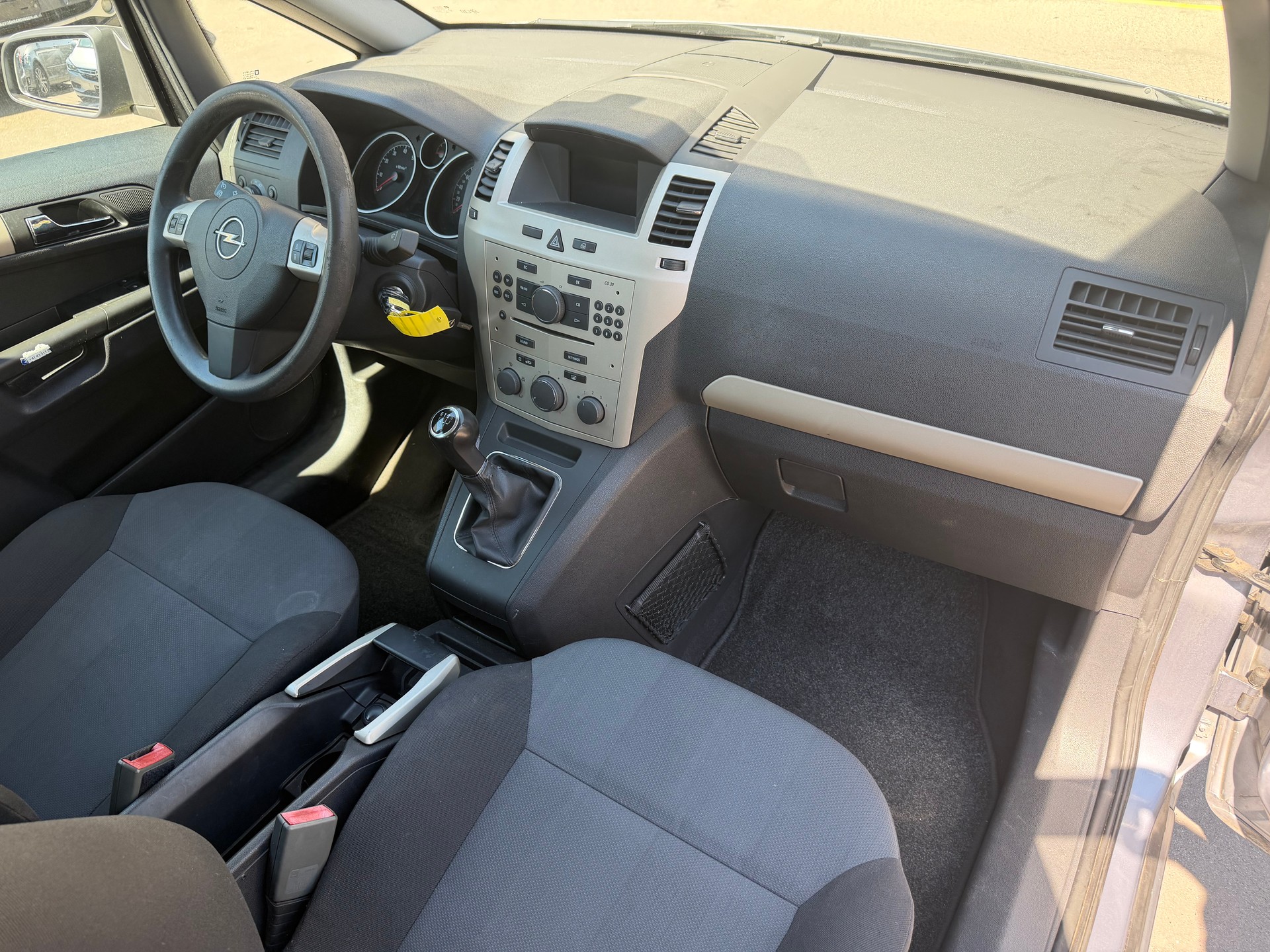 OPEL Zafira 1.8i 16V-image-13