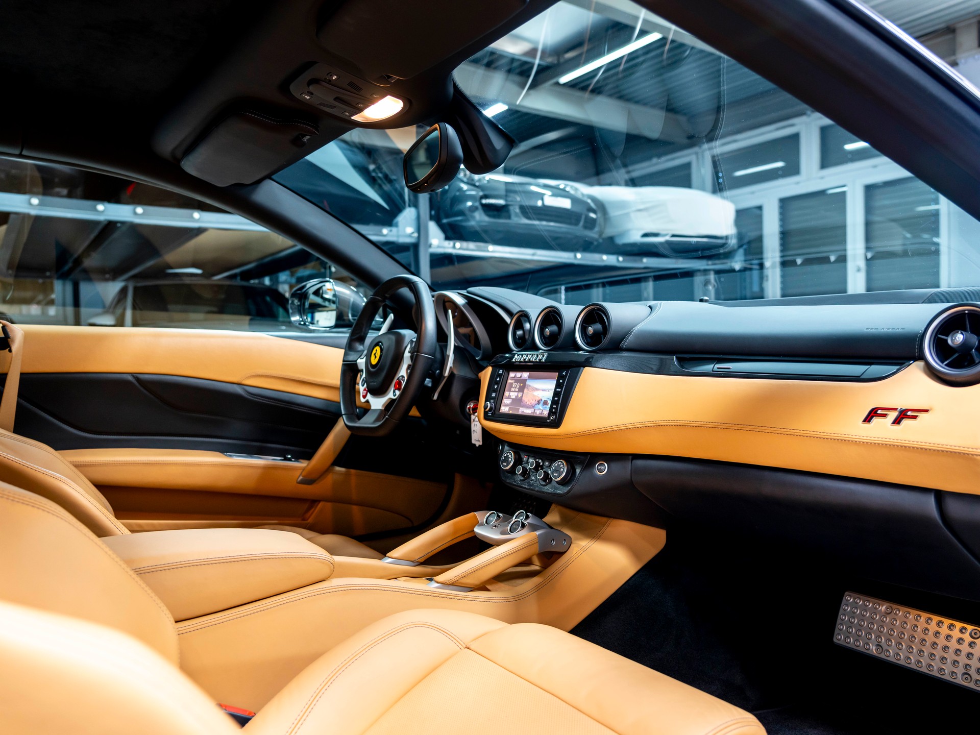 FERRARI FF-image-21