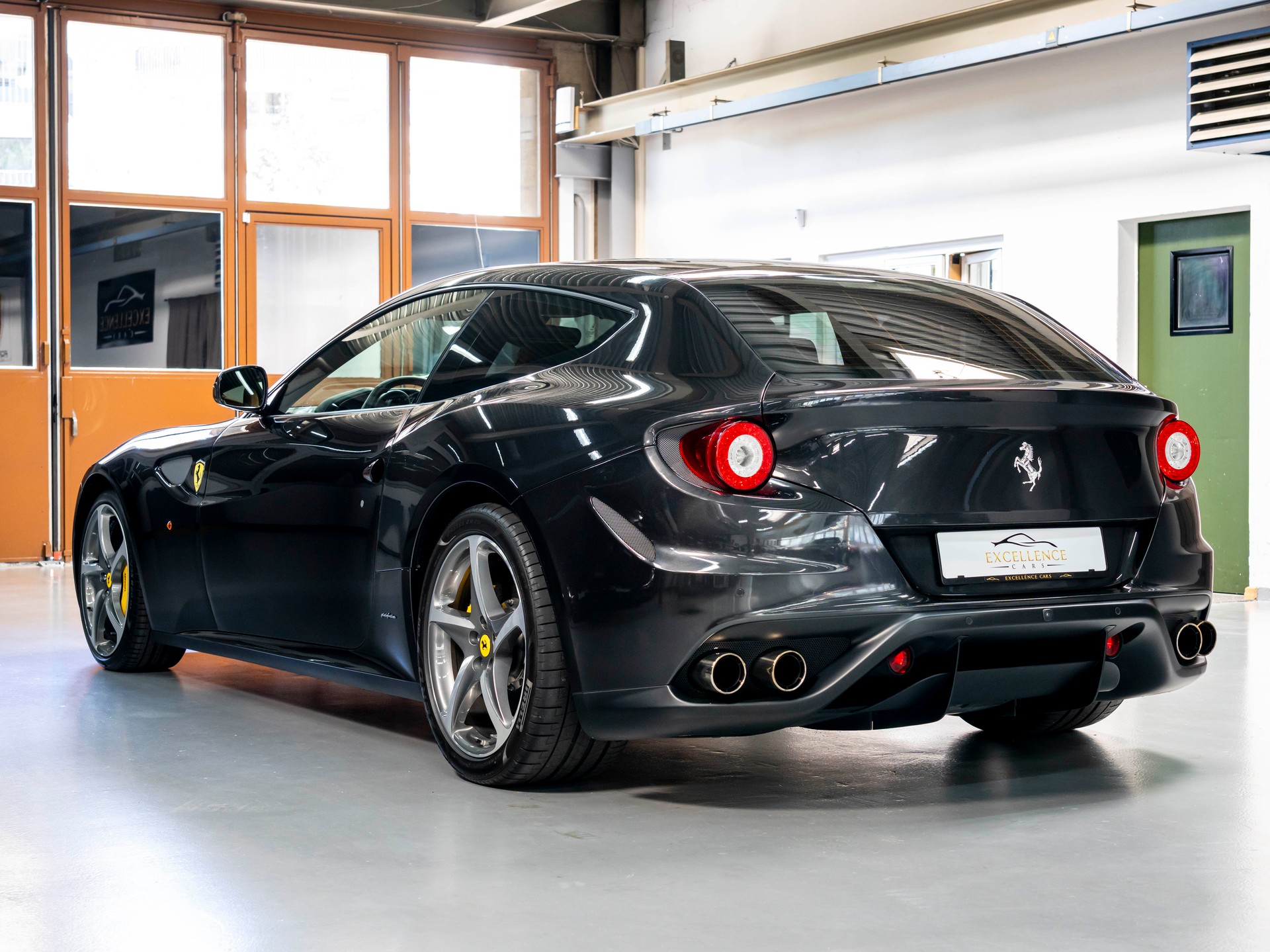 FERRARI FF-image-5