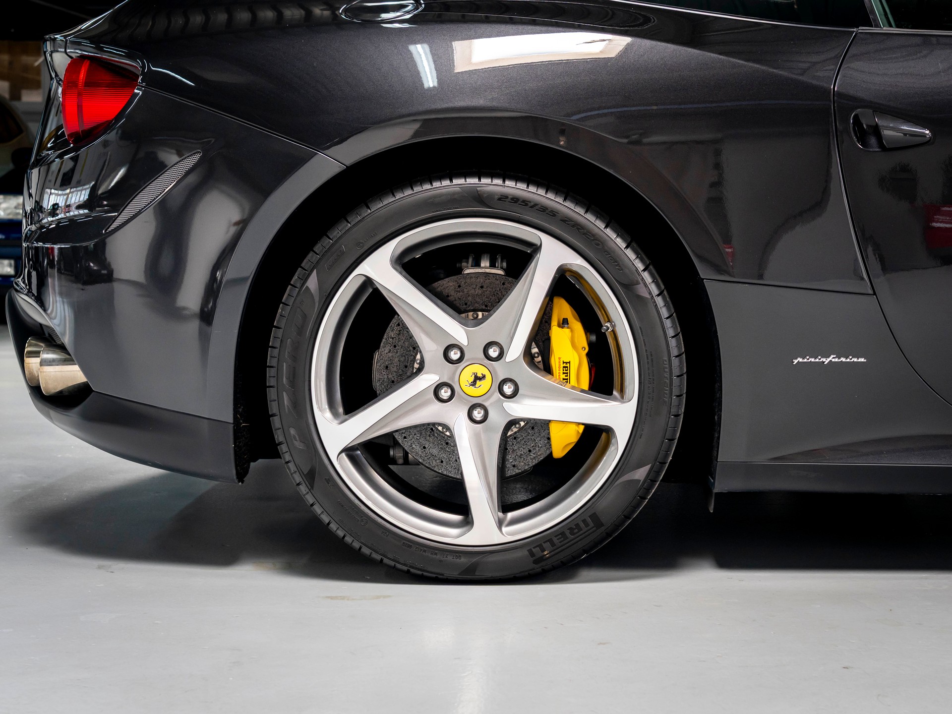 FERRARI FF-image-11