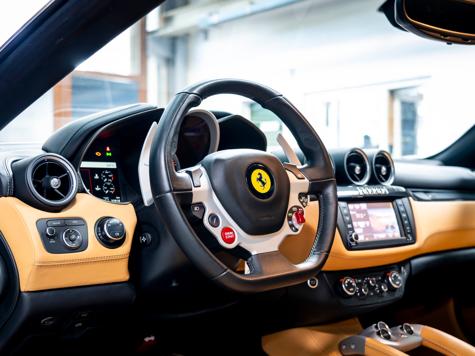 FERRARI FF-image-14