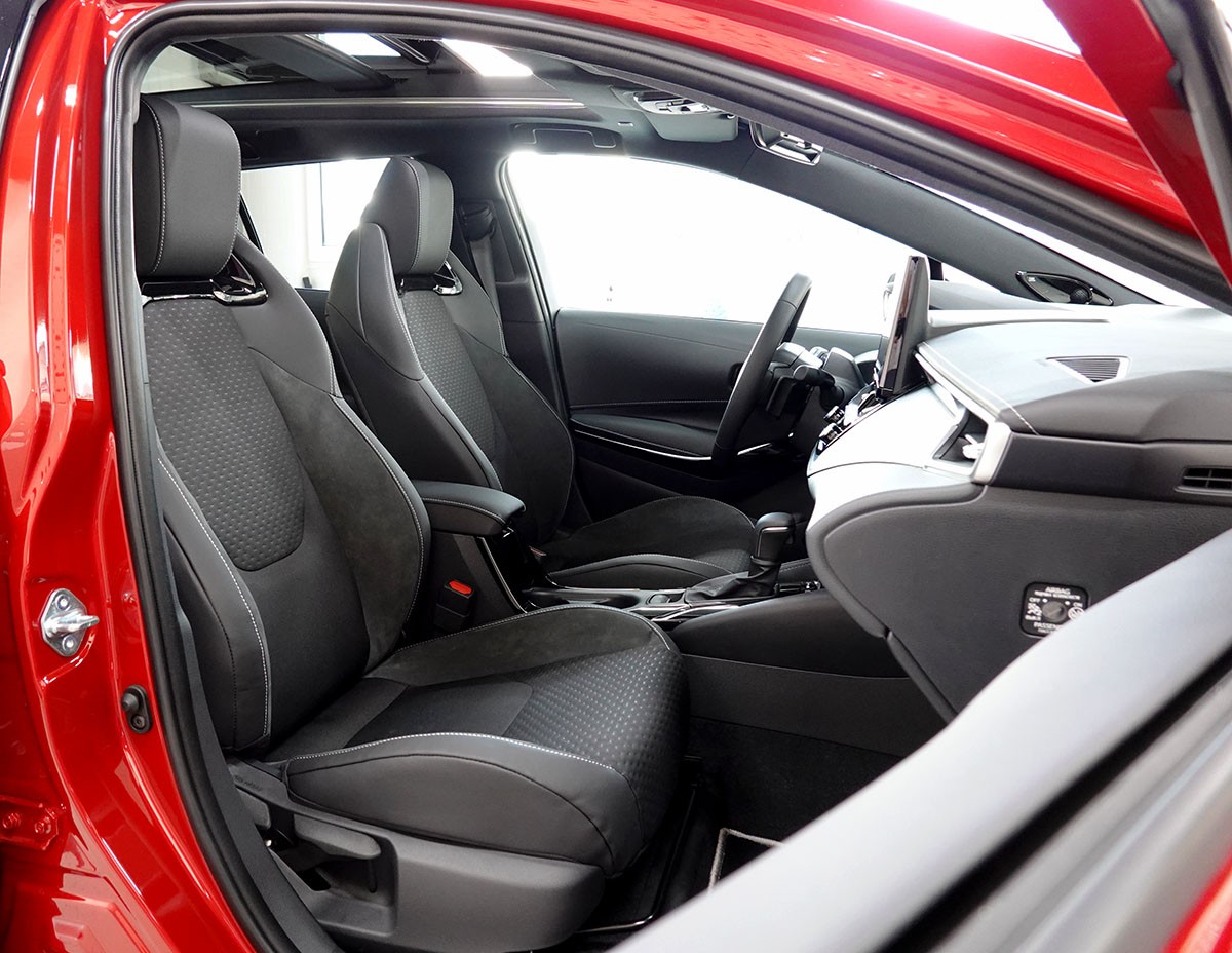 TOYOTA Corolla Touring Sports 2.0 HSD Premium e-CVT, Panorama-showroom-element-3
