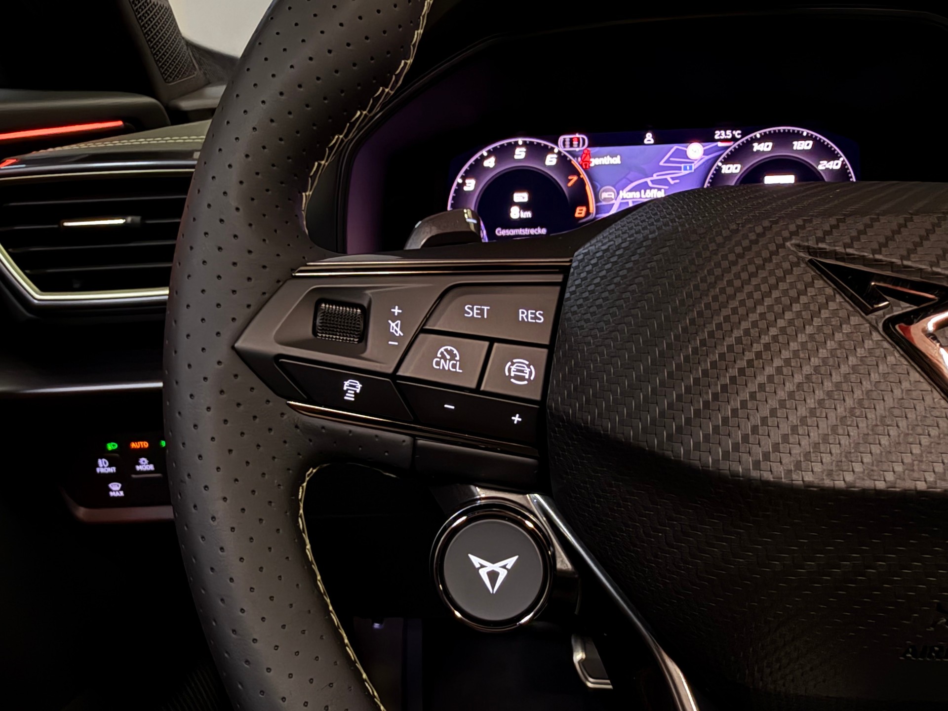CUPRA Formentor 2.0TSI VZ 4Drive DSG Tribe Edition-image-35