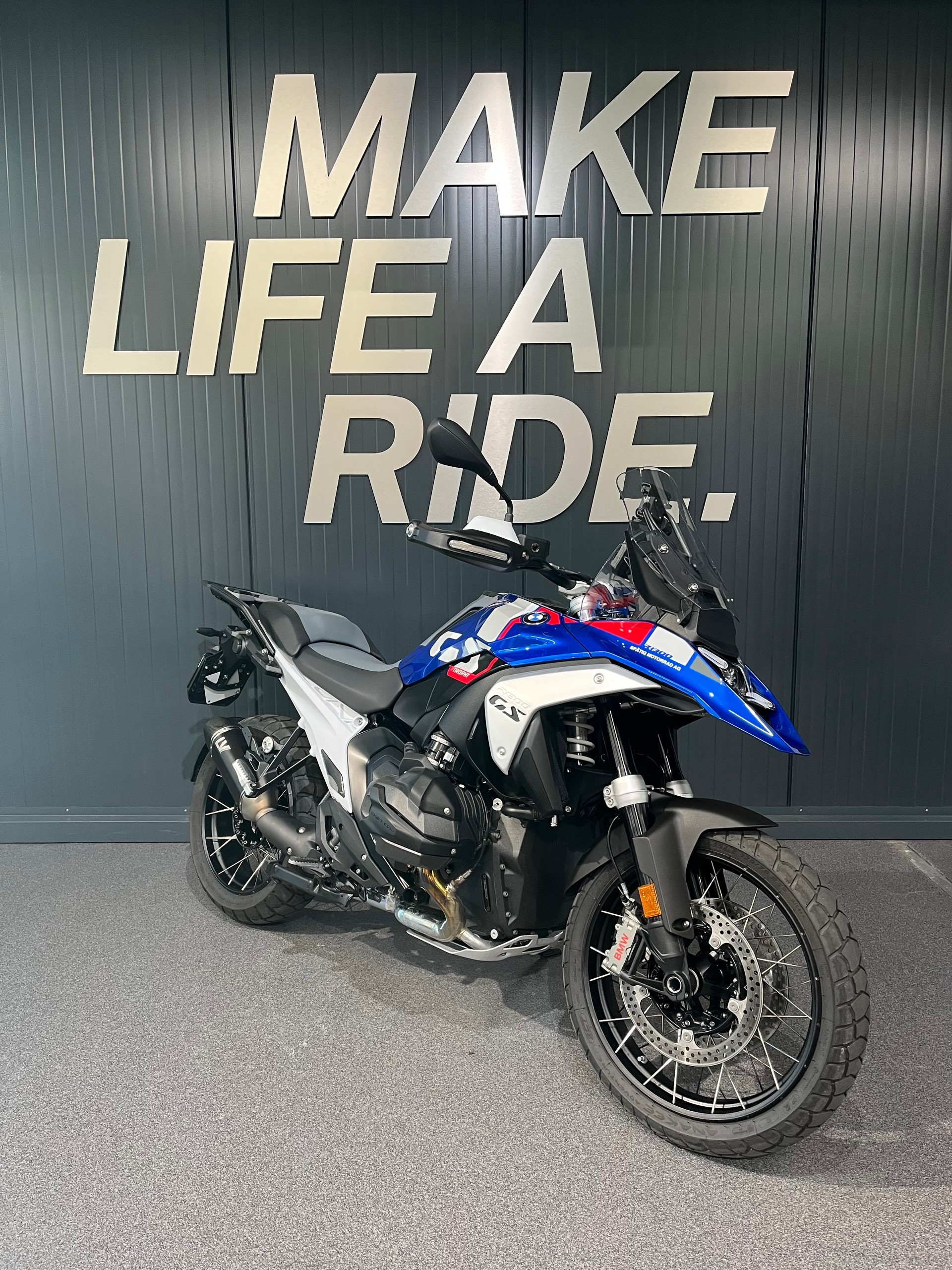 BMW R 1300 GS-image-1