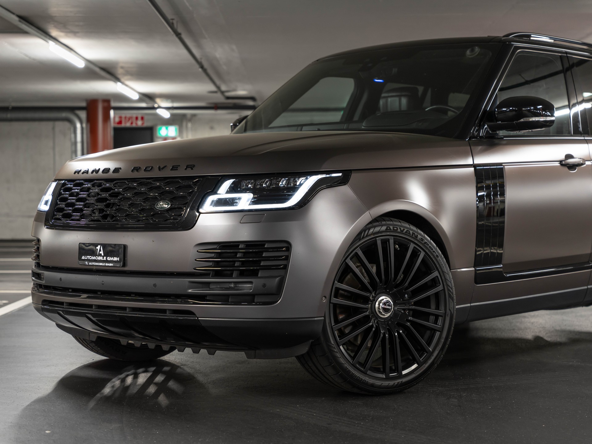 LAND ROVER Range Rover 2.0 Si4 P400e PHEV AutobiographyAutomatic-showroom-element-1