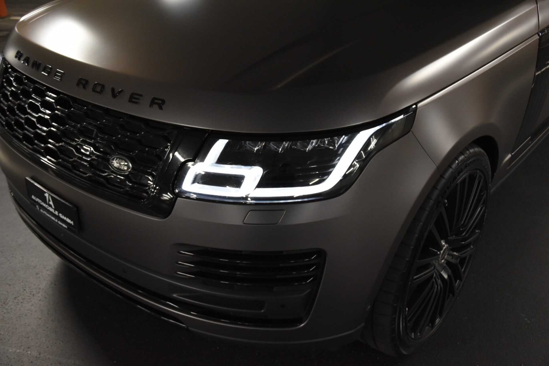 LAND ROVER Range Rover 2.0 Si4 P400e PHEV AutobiographyAutomatic-showroom-element-1