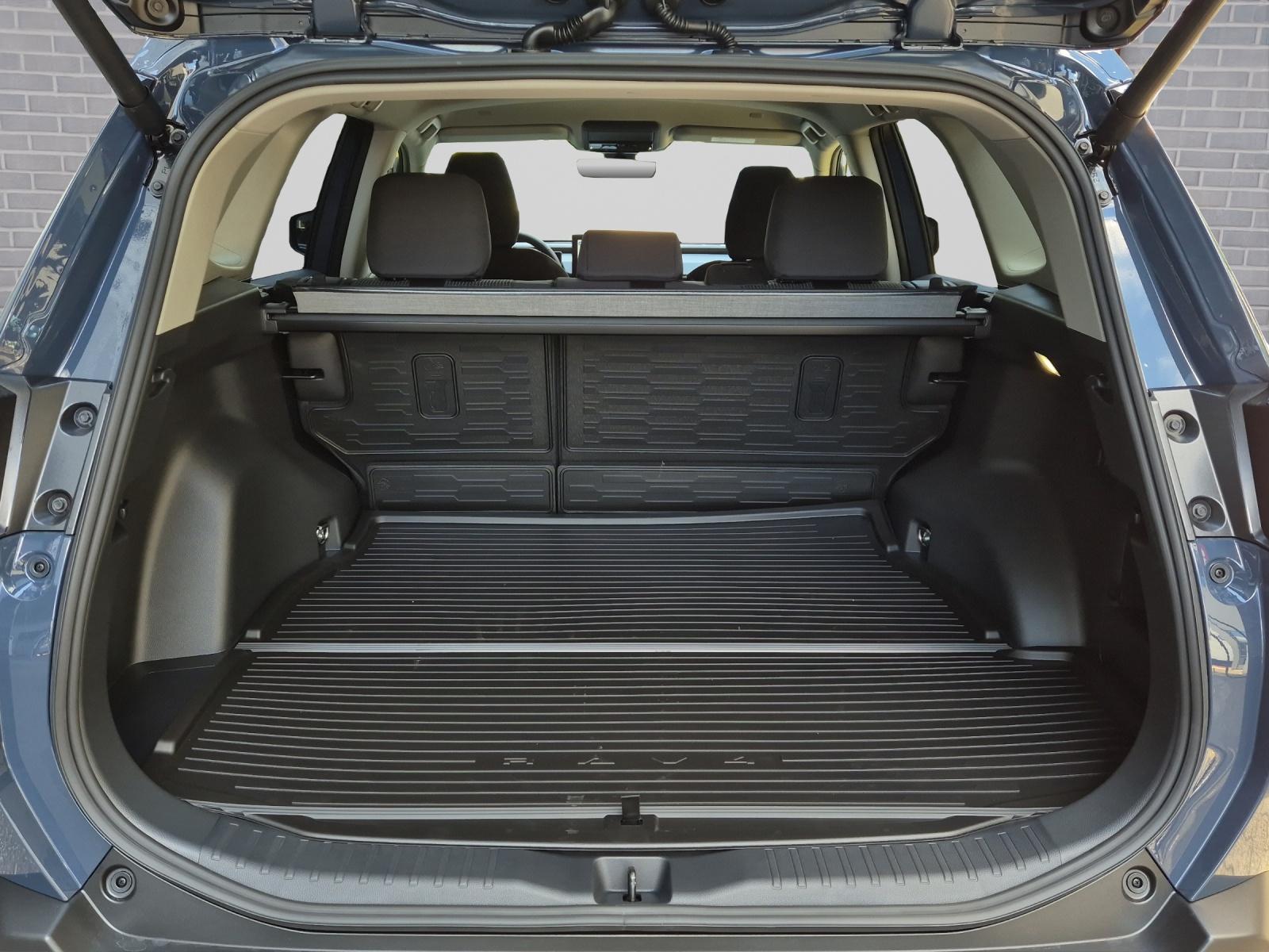 TOYOTA RAV4 2.5 HEV Trend-image-10