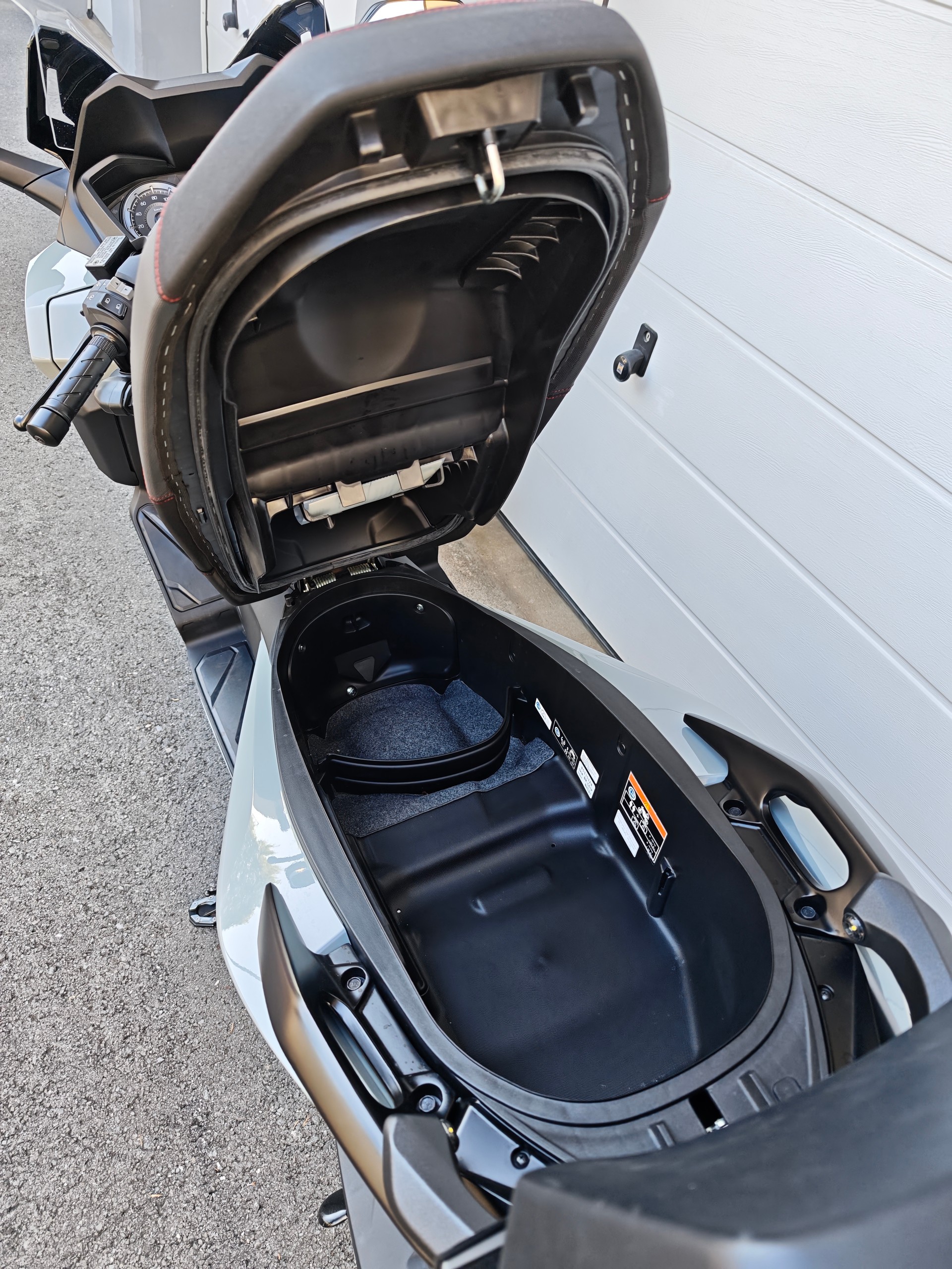 HONDA NSS 350 Smart Top Box-image-7