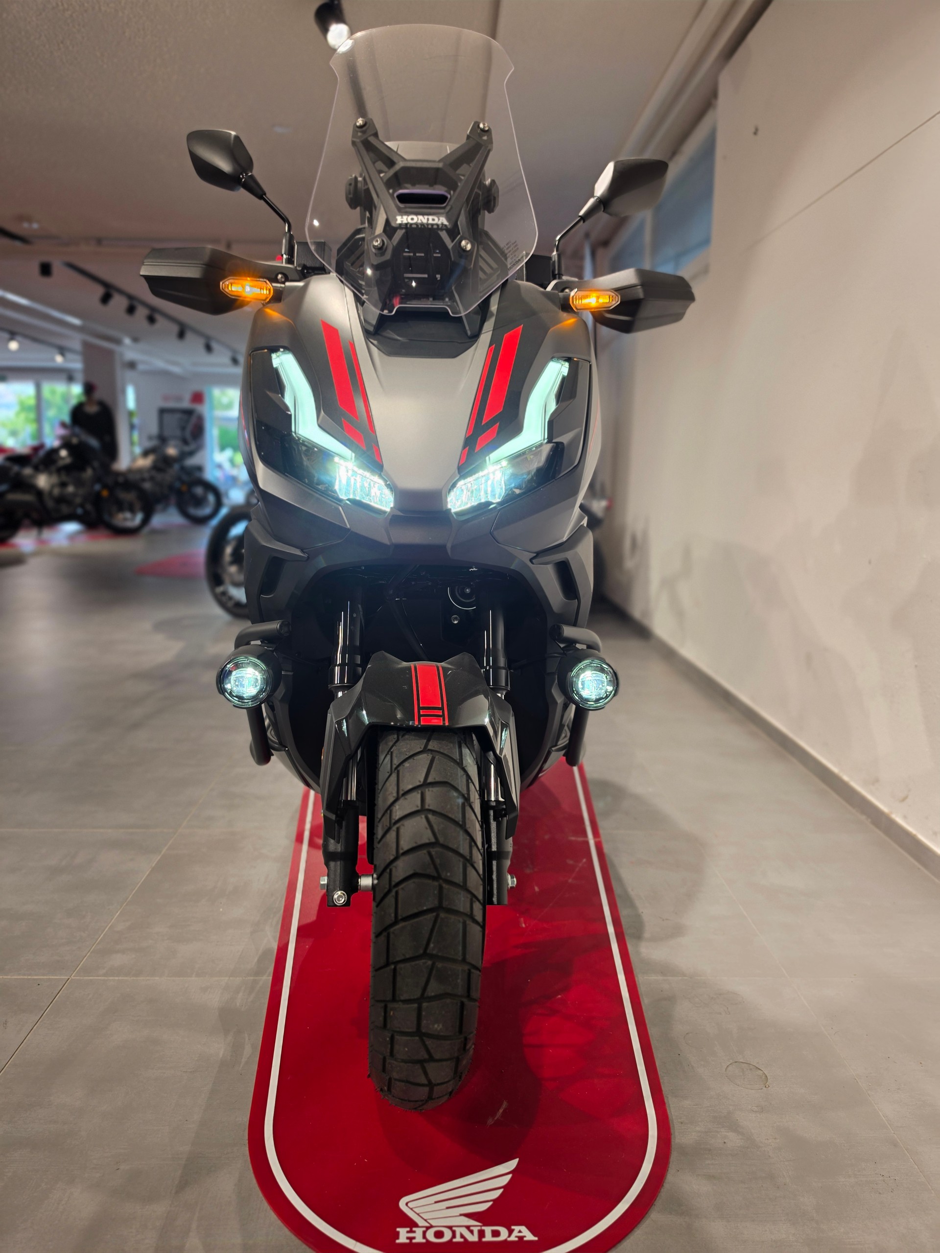 HONDA ADV 350-image-1