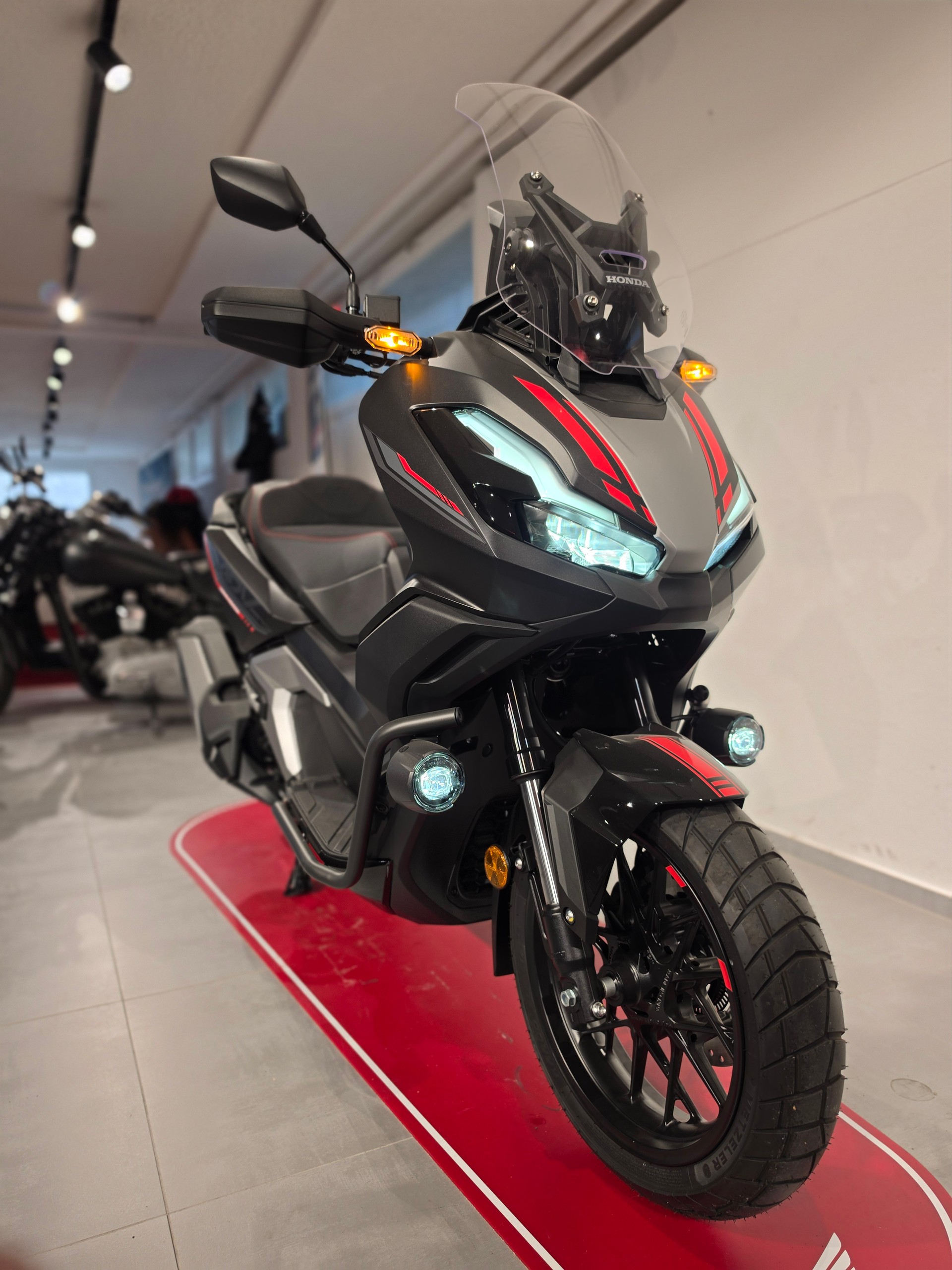 HONDA ADV 350-image-2