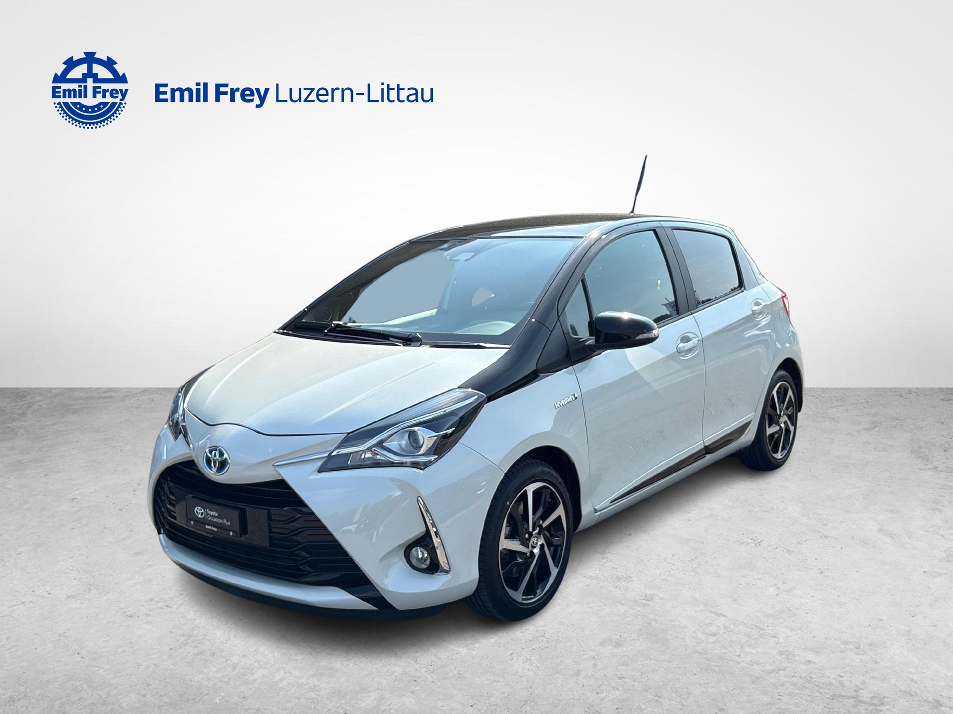TOYOTA Yaris 1.5 VVT-i HSD Premium