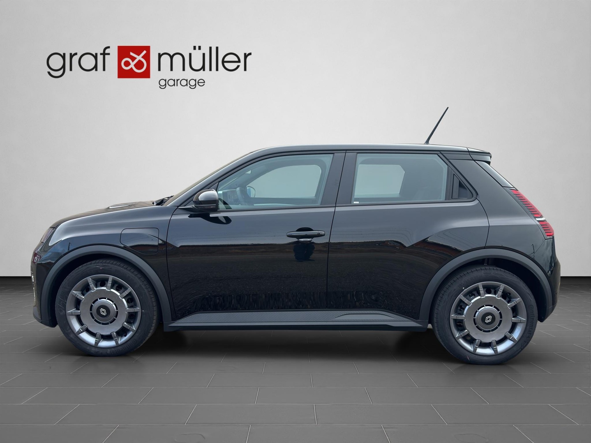 RENAULT R5 E-Tech Urban Range evolution-showroom-element-1