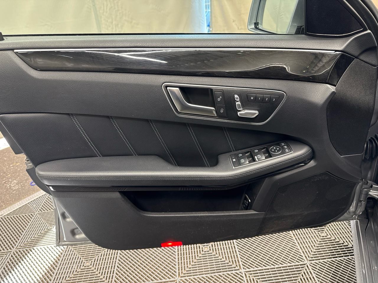MERCEDES-BENZ E 250 CDI 4Matic 7G-Tronic-showroom-element-3