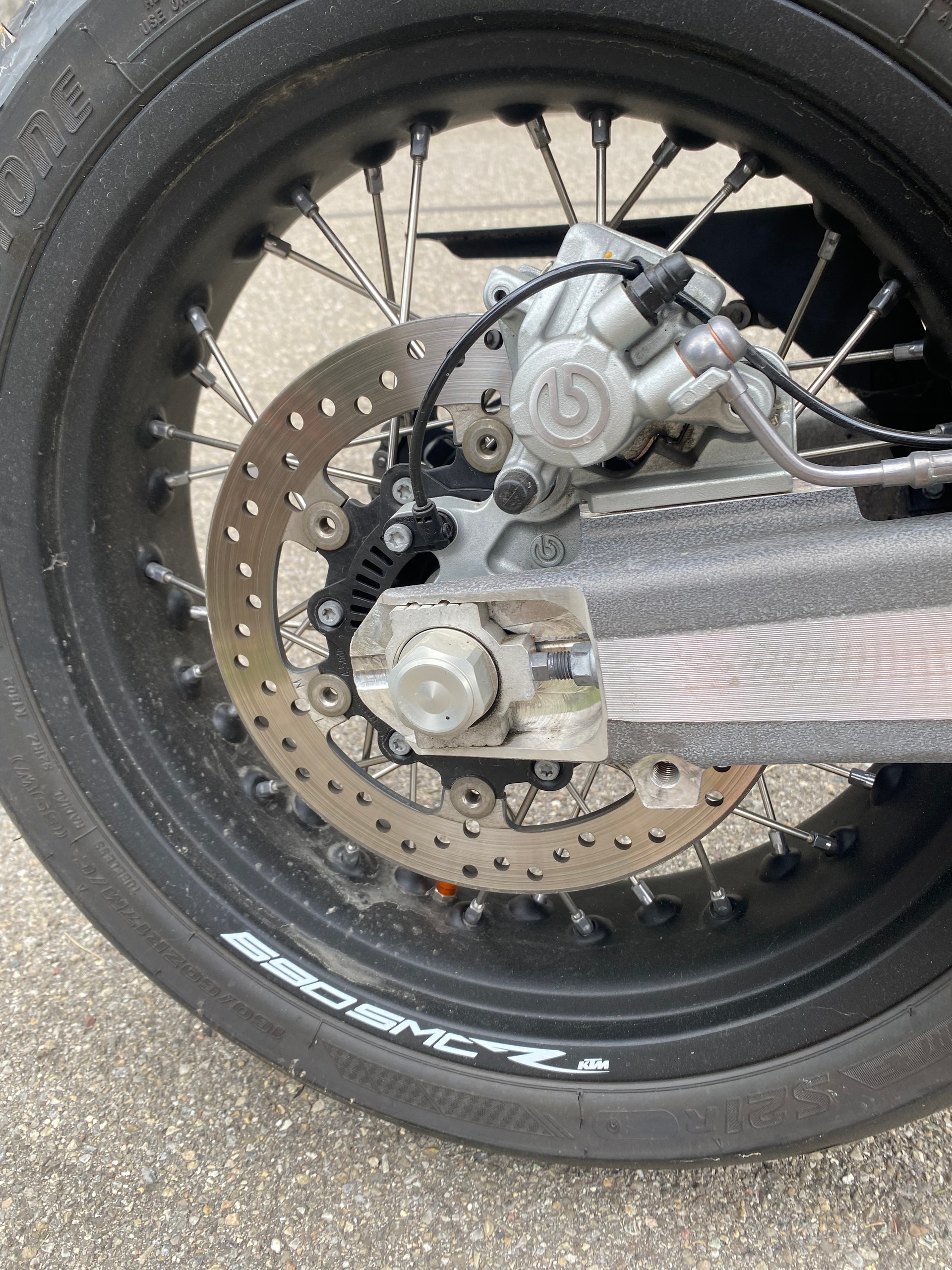 KTM 690 SMC R ABS (35 kW)-image-3