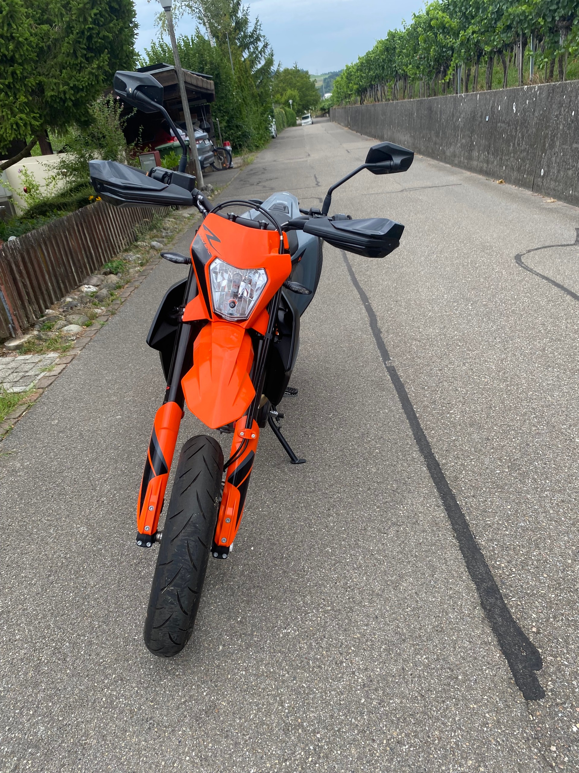 KTM 690 SMC R ABS (35 kW)-image-1