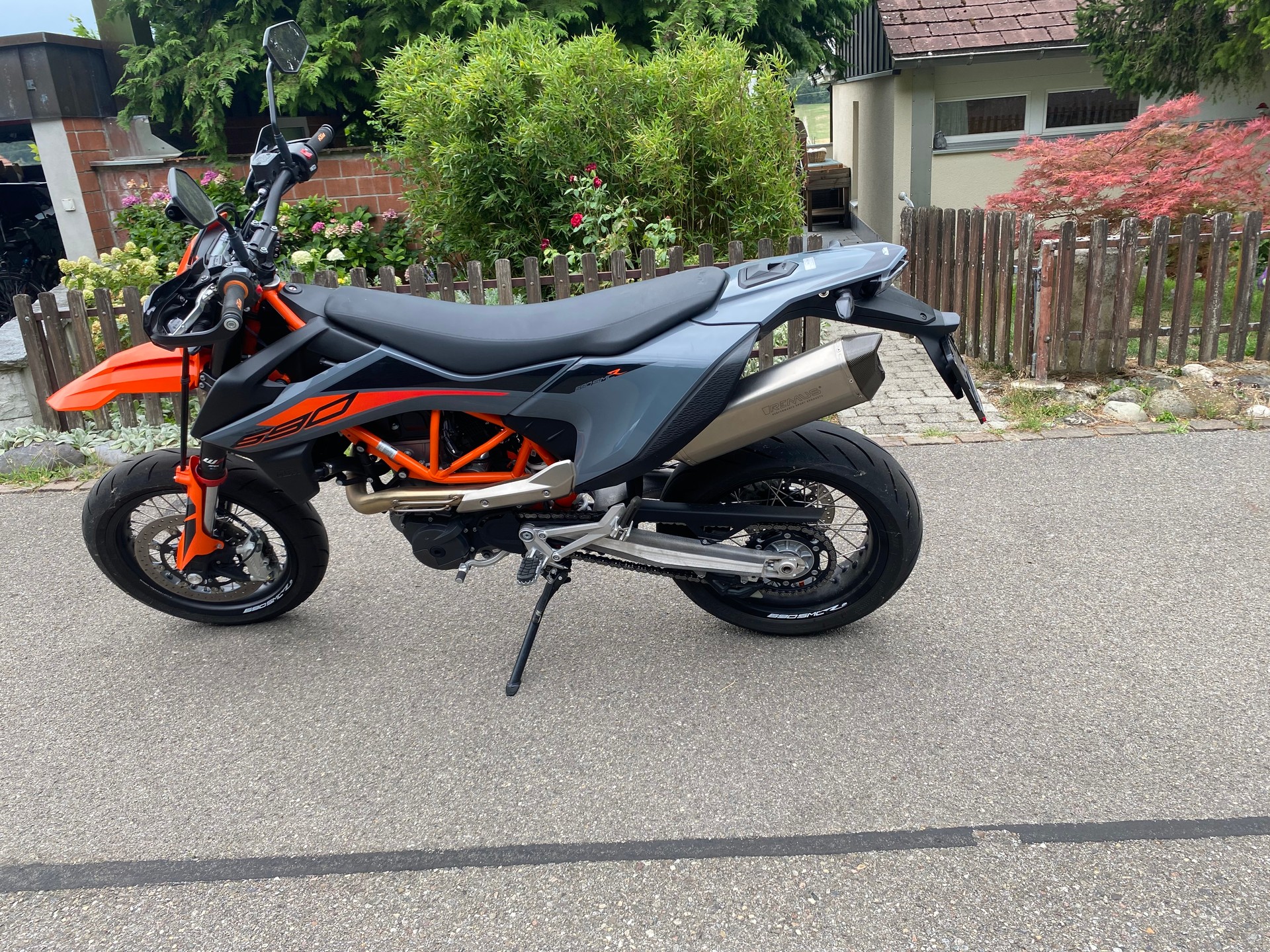 KTM 690 SMC R ABS (35 kW)-image-2