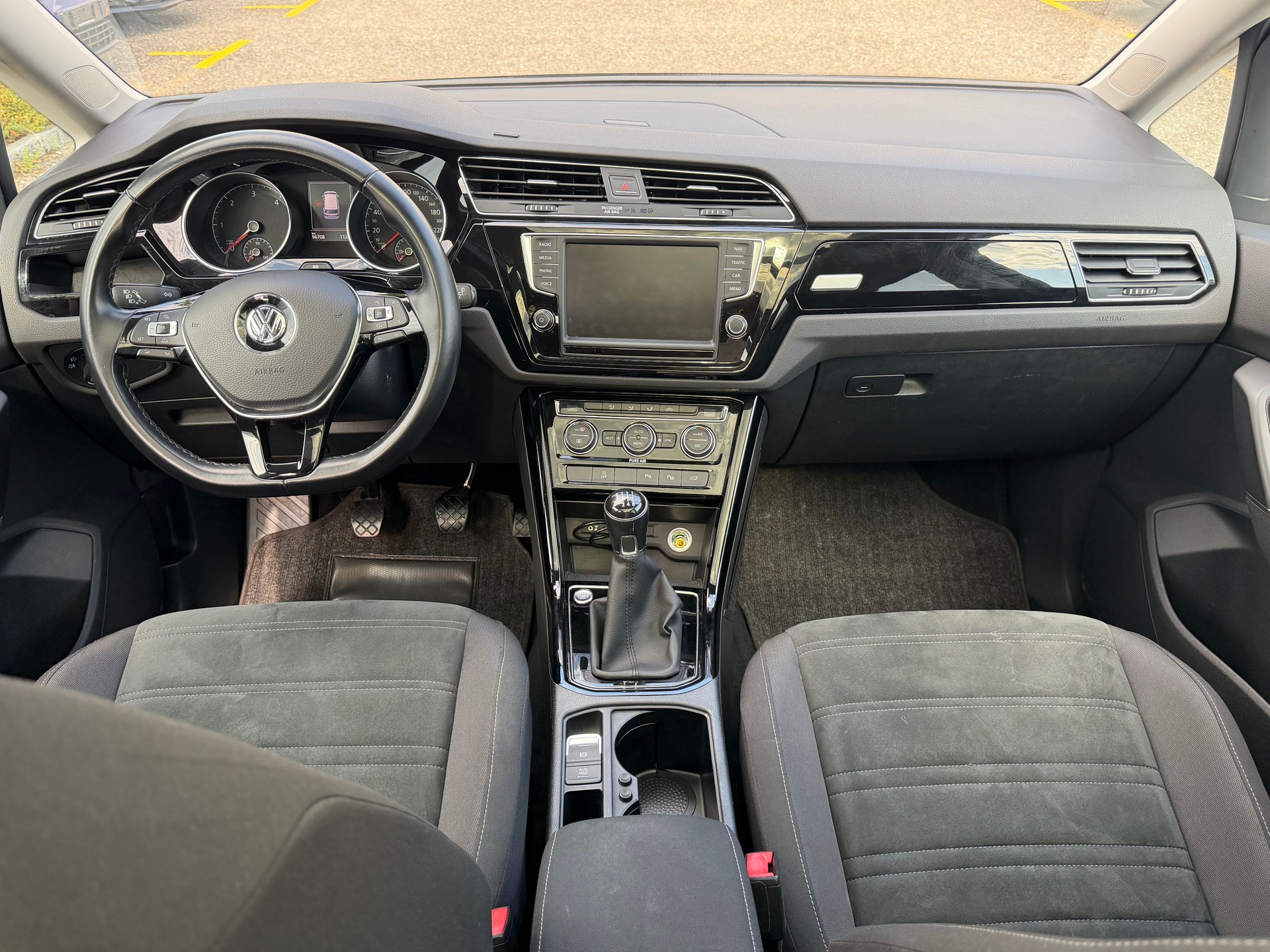 VW Touran 2.0 TDI BlueMotion Technology Highline-image-10