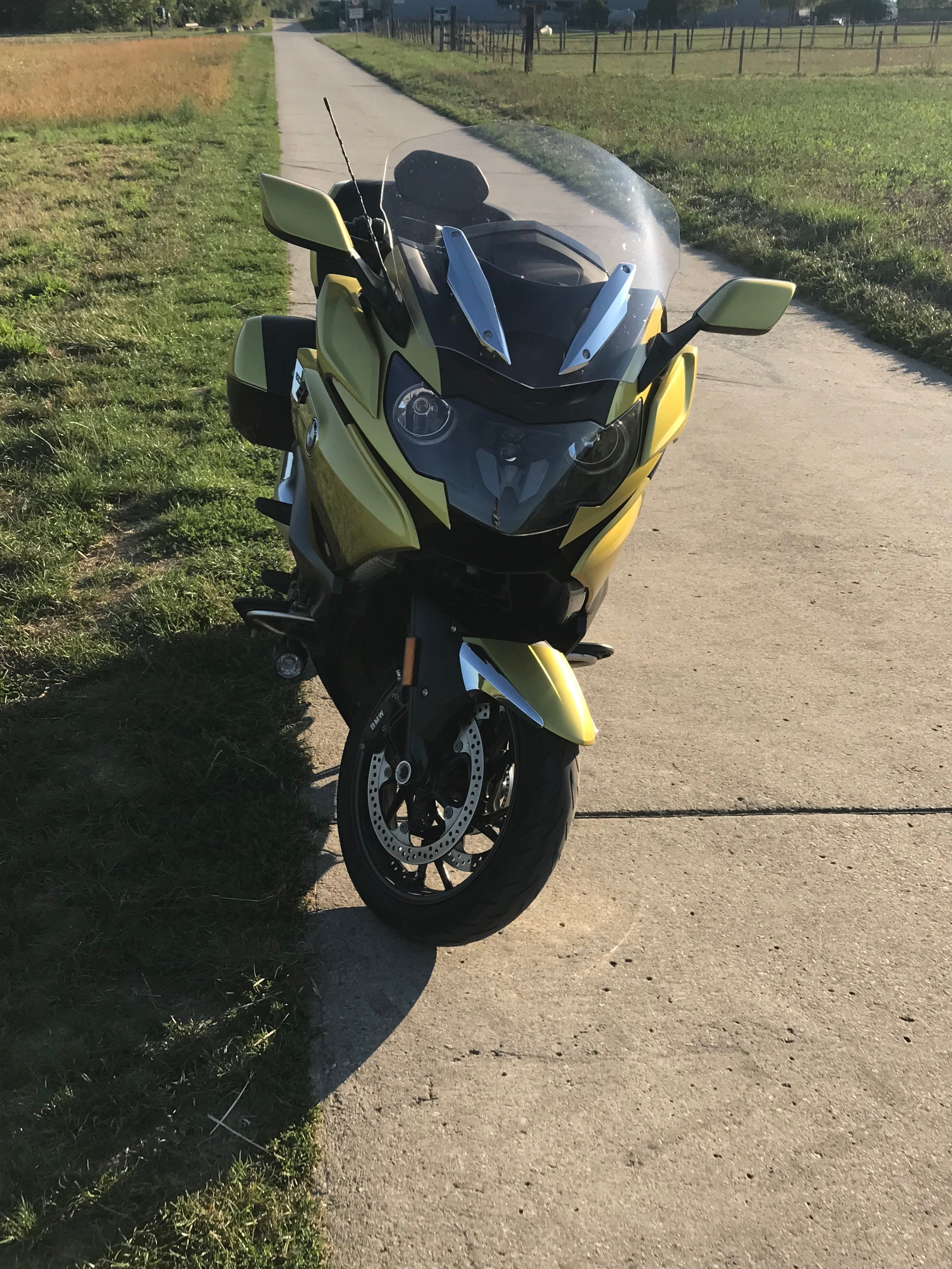 BMW K 1600 Grand America officielle BMW 047A-image-5