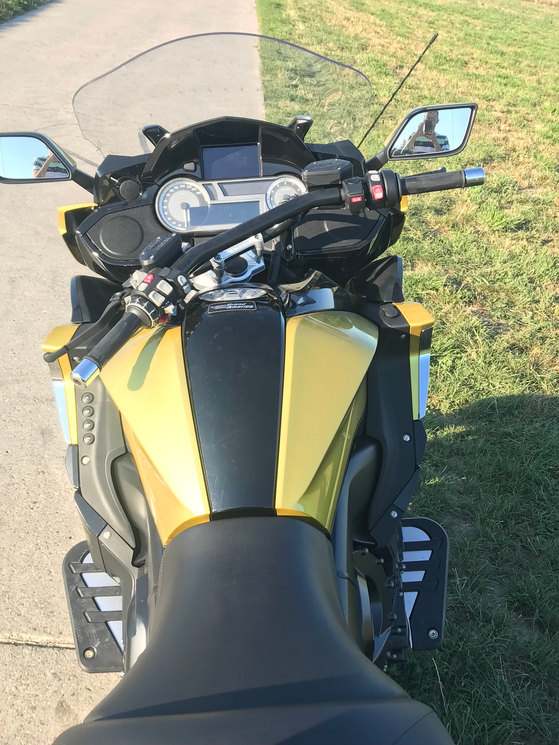 BMW K 1600 Grand America officielle BMW 047A-image-6