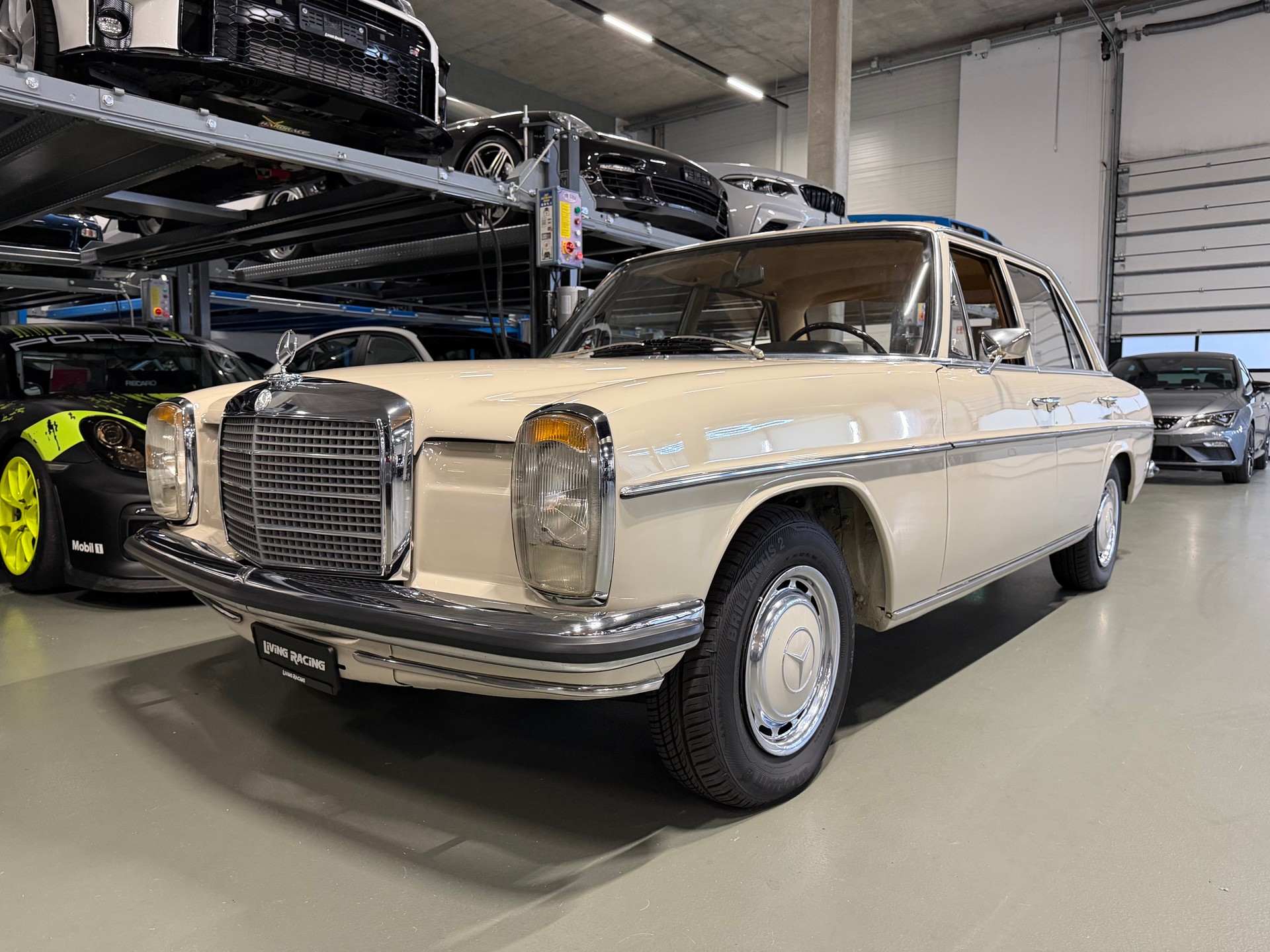 MERCEDES-BENZ 220 Automatic *Vétéran*-image-1