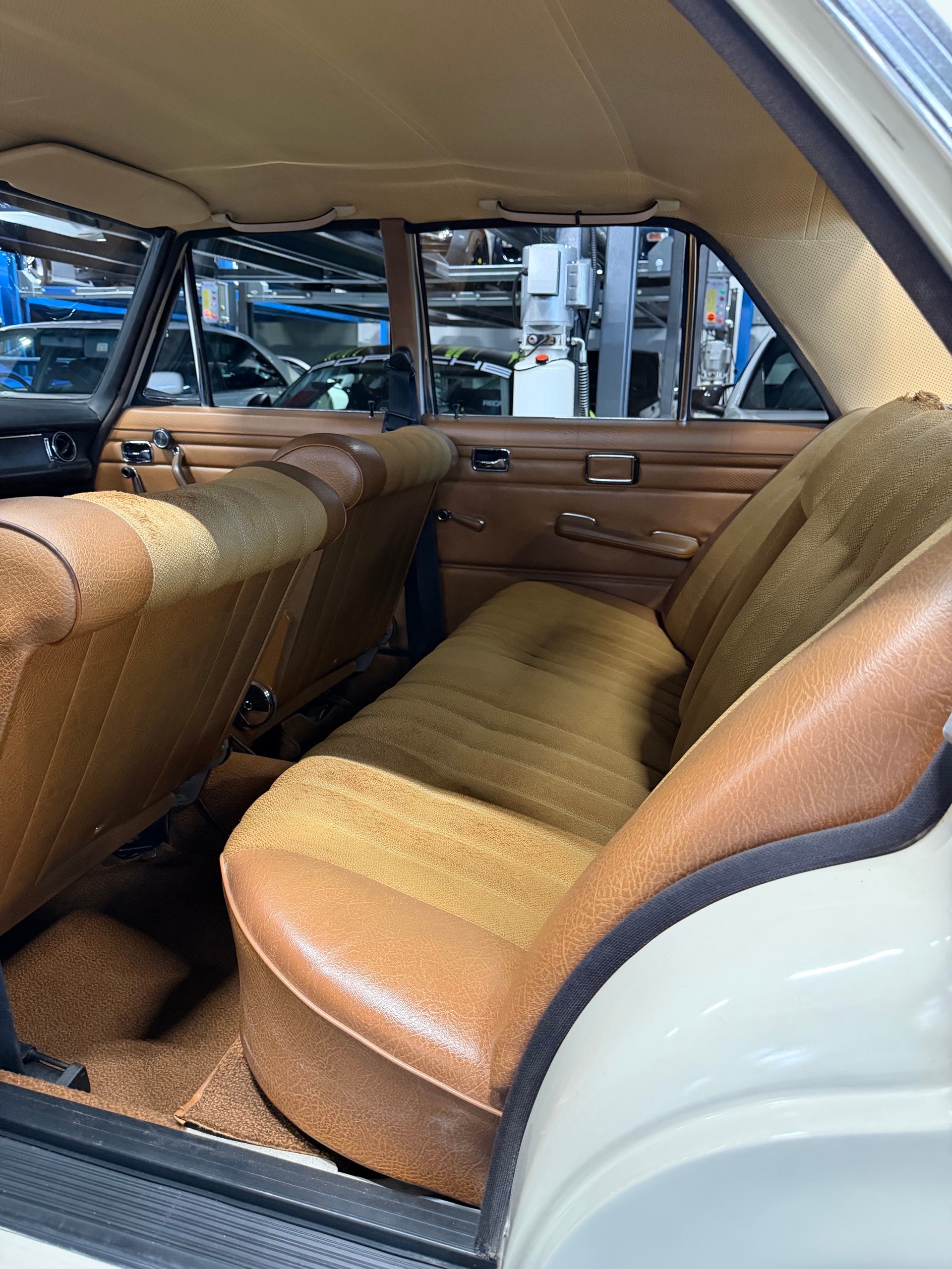 MERCEDES-BENZ 220 Automatic *Vétéran*-image-9