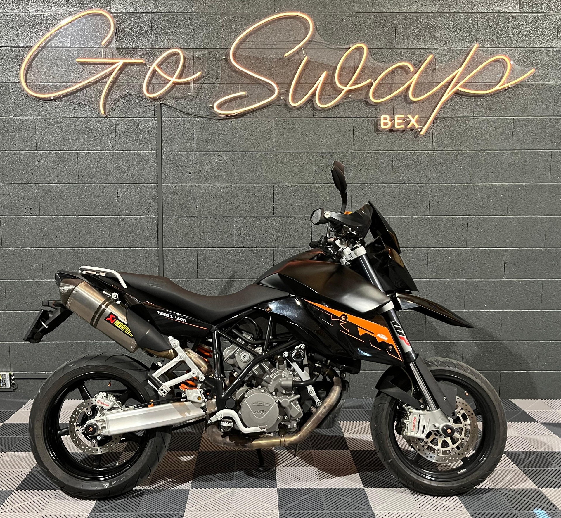 KTM 990 Supermoto-image-0