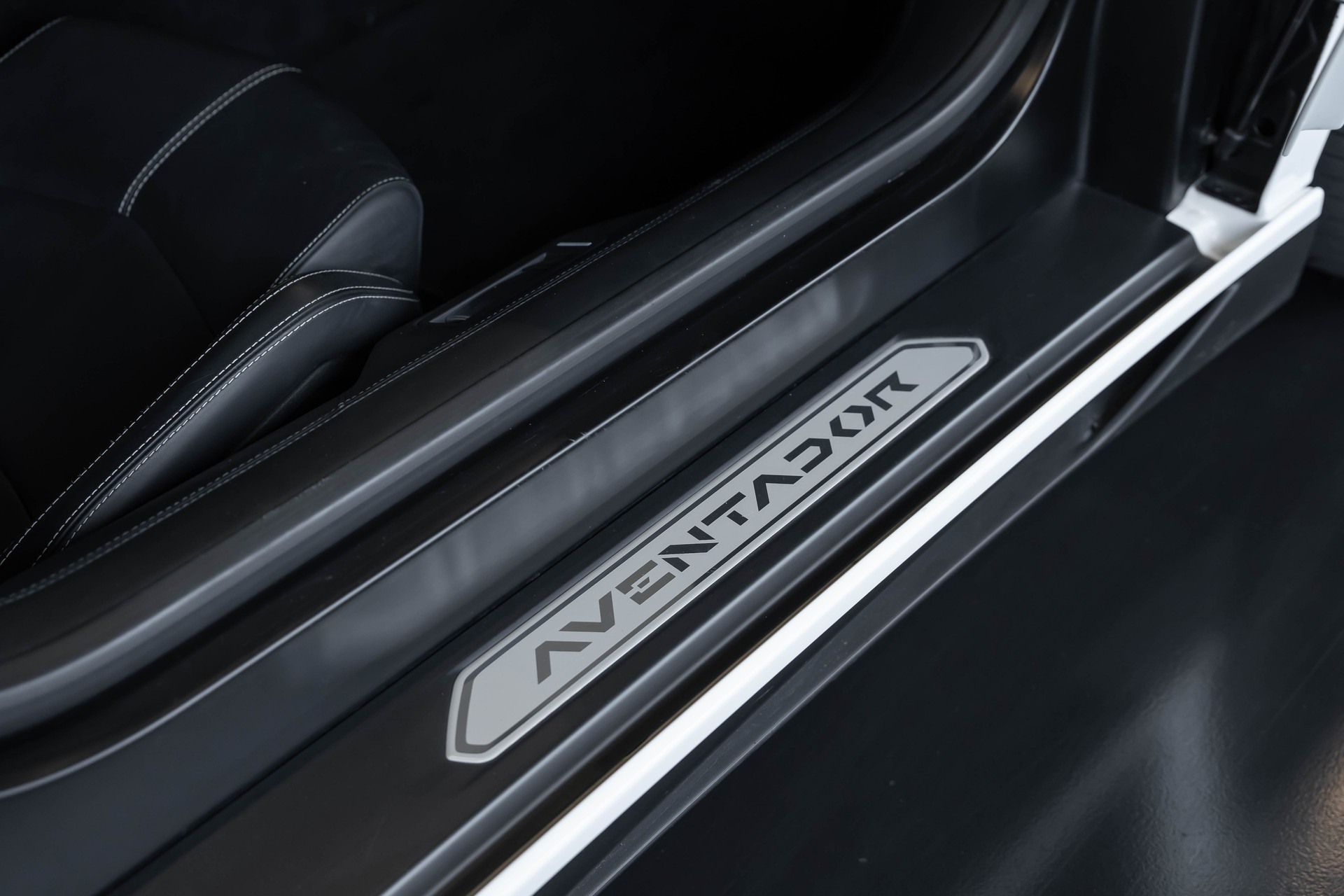 LAMBORGHINI Aventador LP700-4 Coupé E-Gear-image-30