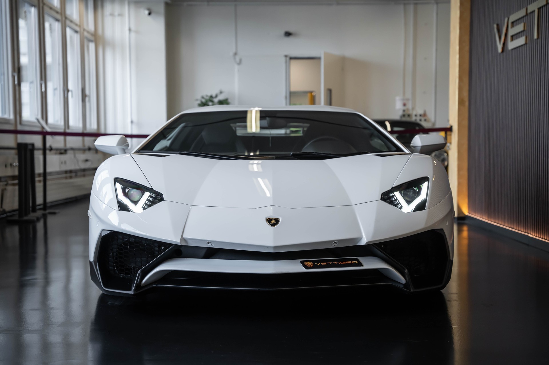 LAMBORGHINI Aventador LP700-4 Coupé E-Gear-showroom-element-3