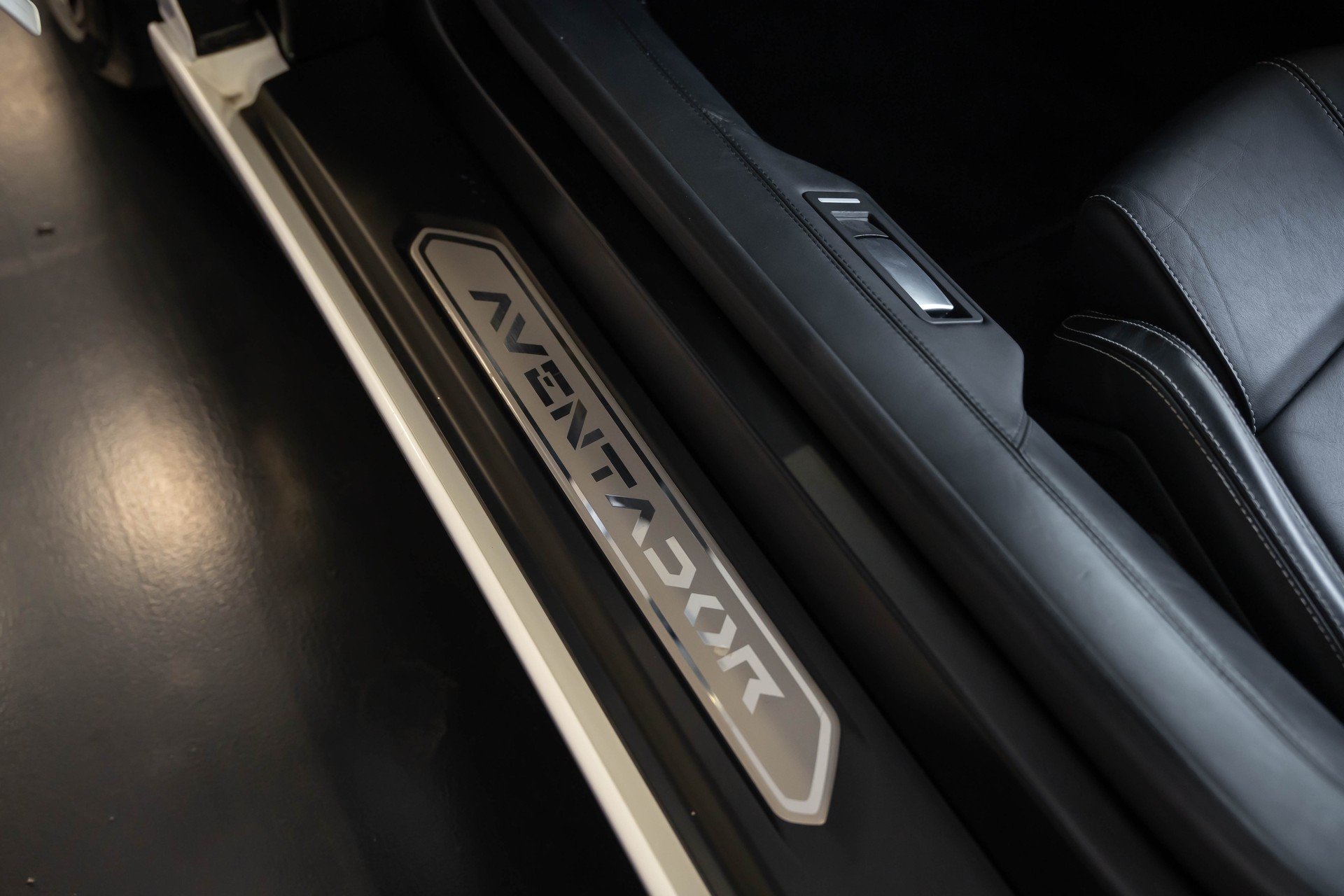 LAMBORGHINI Aventador LP700-4 Coupé E-Gear-image-29
