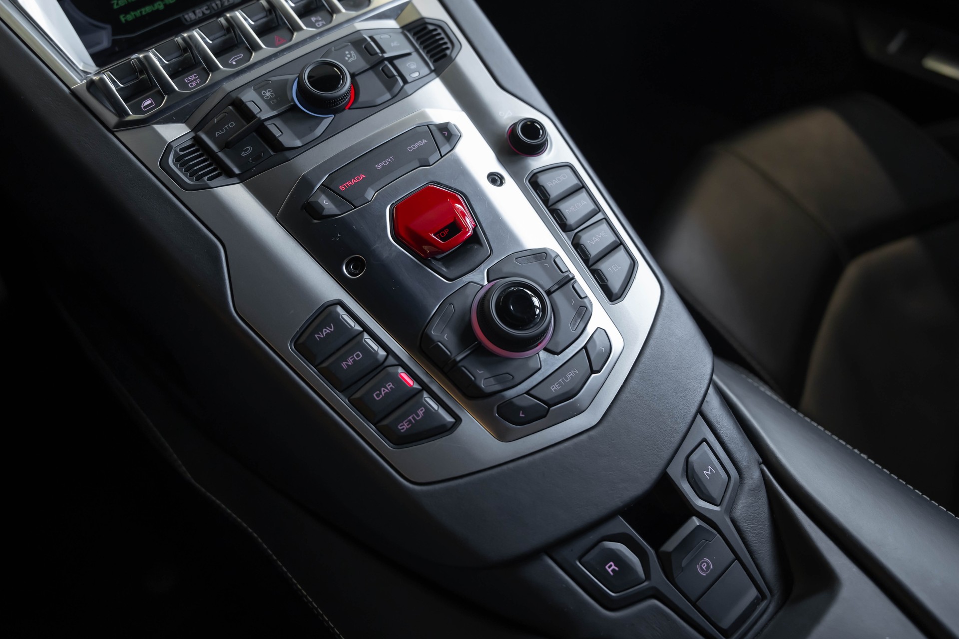 LAMBORGHINI Aventador LP700-4 Coupé E-Gear-image-21