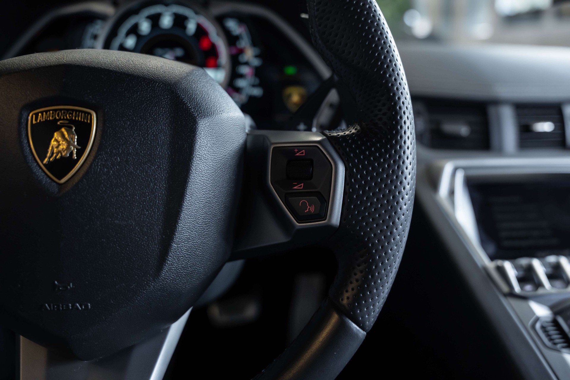 LAMBORGHINI Aventador LP700-4 Coupé E-Gear-image-24