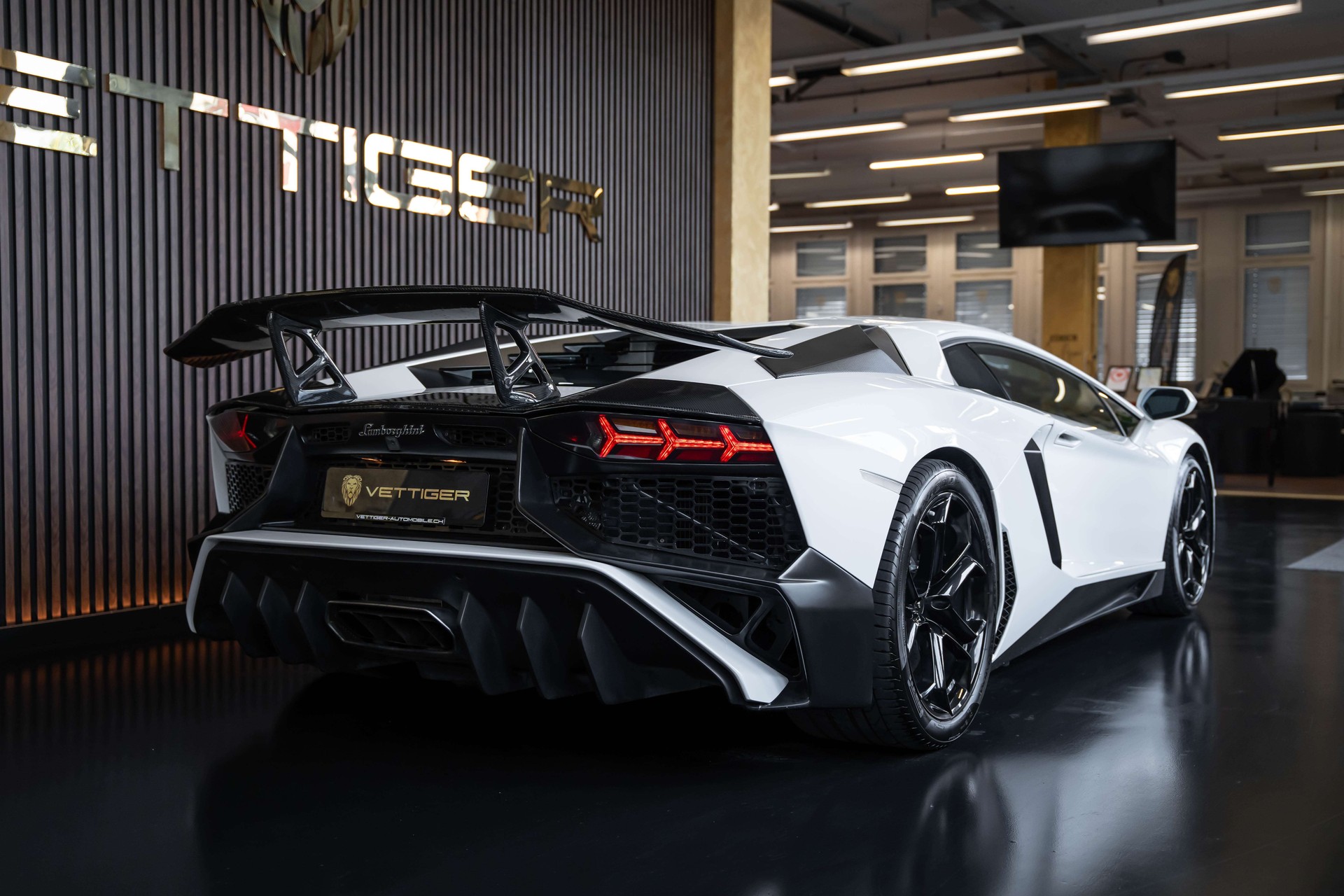 LAMBORGHINI Aventador LP700-4 Coupé E-Gear-image-6