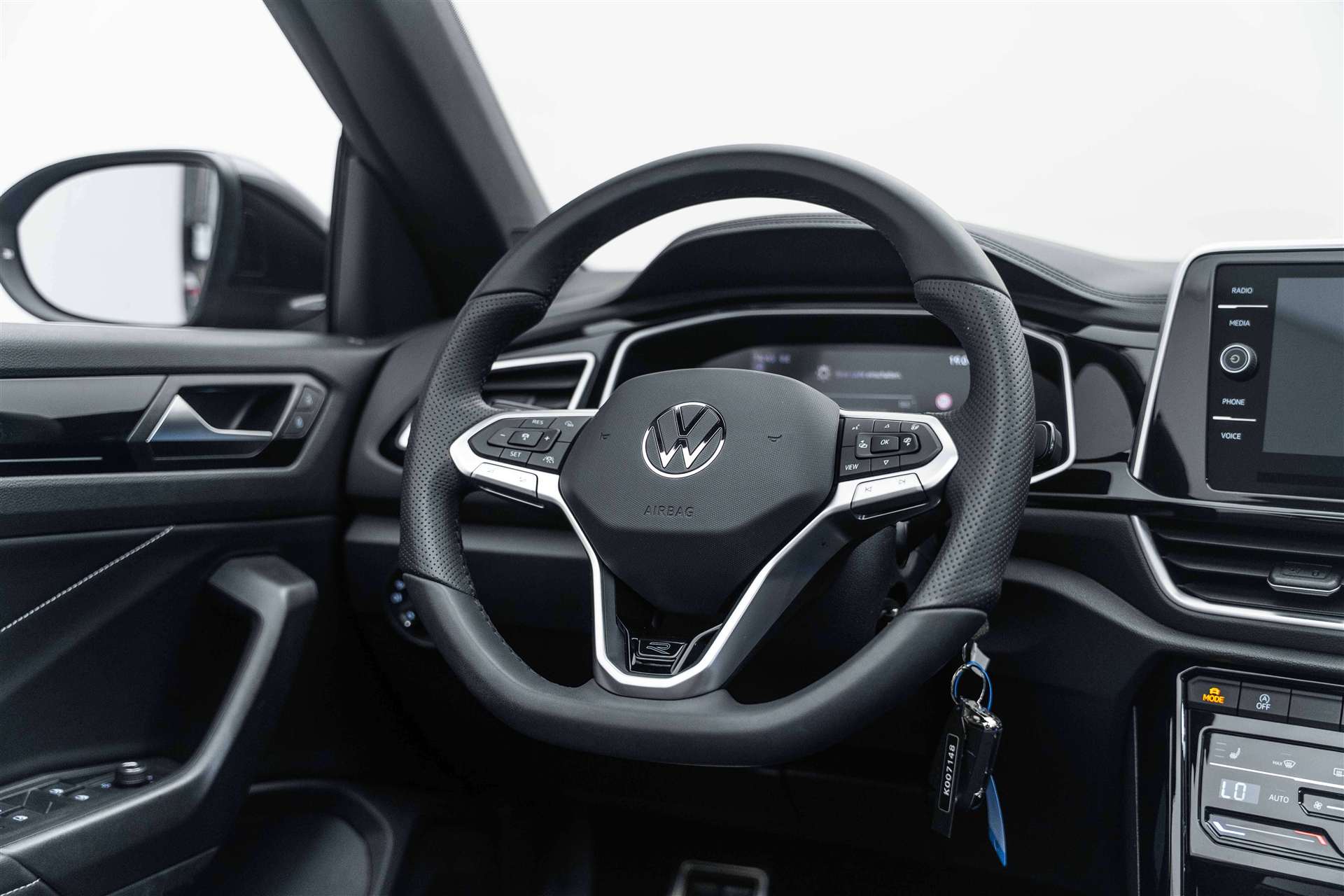 VW VW T-Roc Cabriolet 1.5 TSI EVO R-Line DSG-image-12