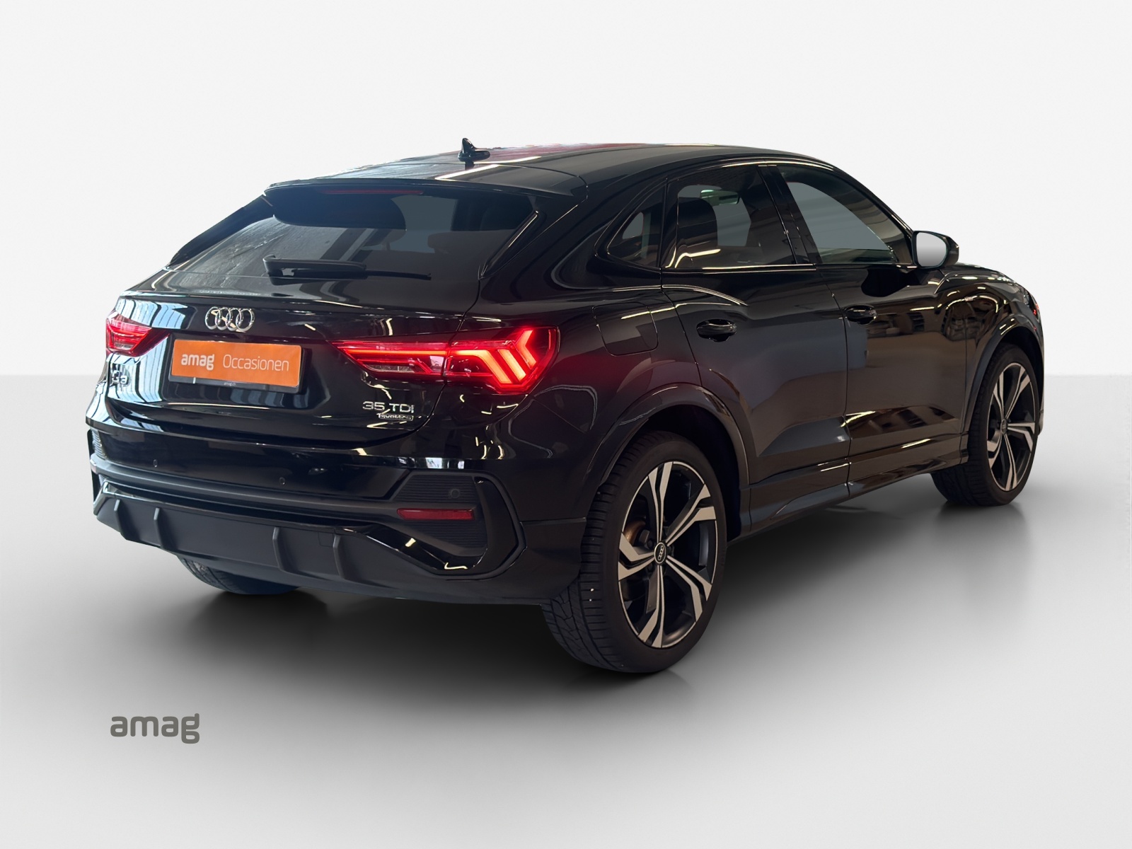 AUDI Q3 Sportback 35 TDI S line Attraction quattro S-tronic-image-4