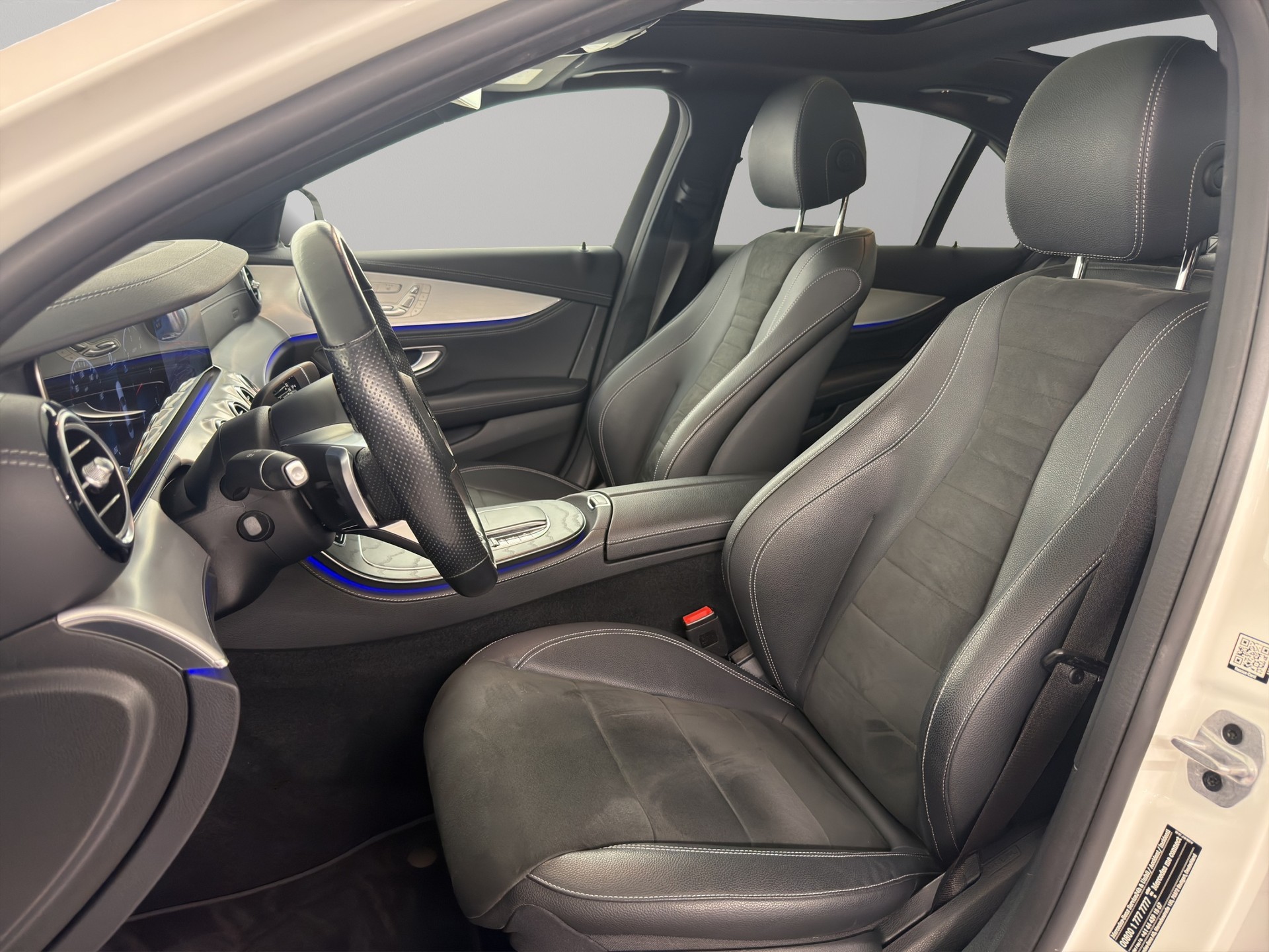 MERCEDES-BENZ E 220 d AMG Line 4matic-image-8