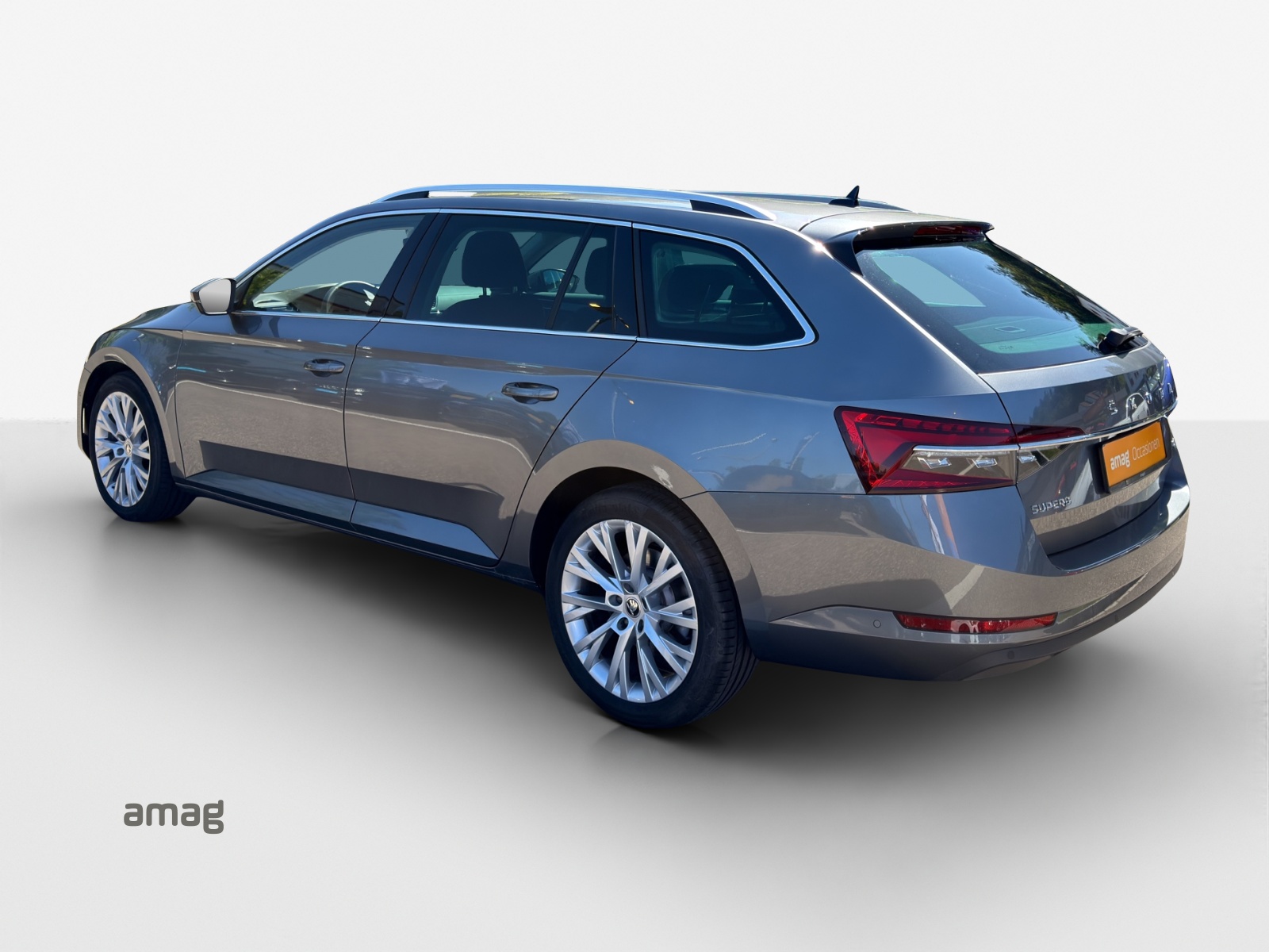 SKODA Superb Combi 2.0 TDi Style 4x4 DSG-showroom-element-2