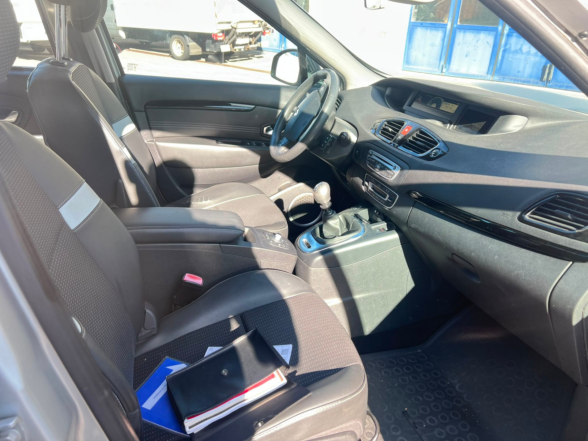 RENAULT Scénic 1.9 dCi Dynamique-image-4