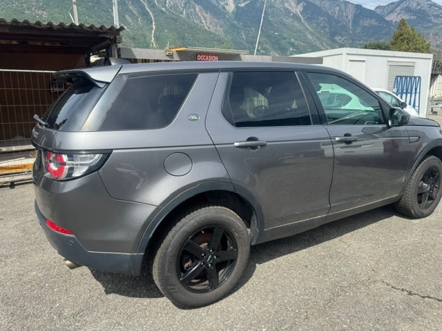 LAND ROVER Discovery Sport 2.0 TD4 SE AT9-image-6