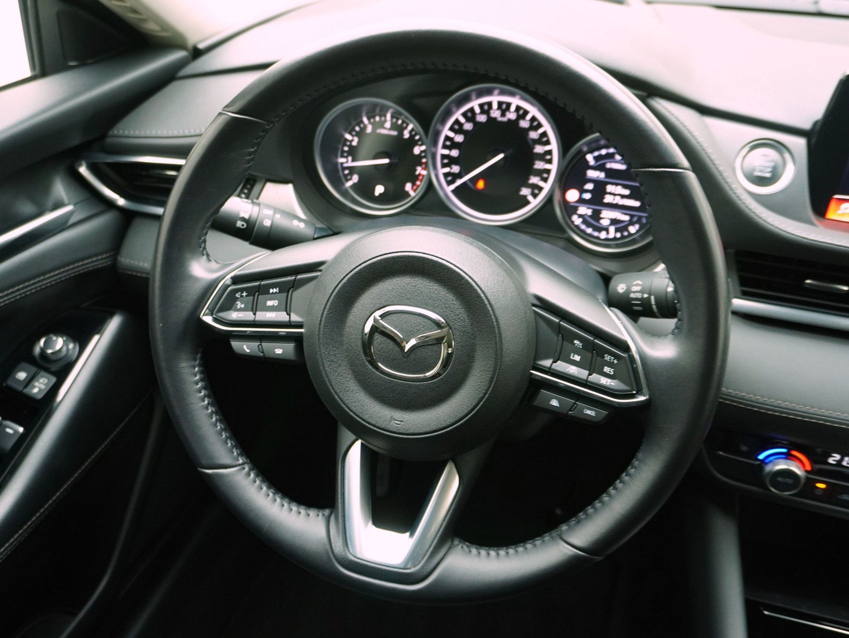 MAZDA 6 Sport Wagon 2.0 Center-Line-image-8