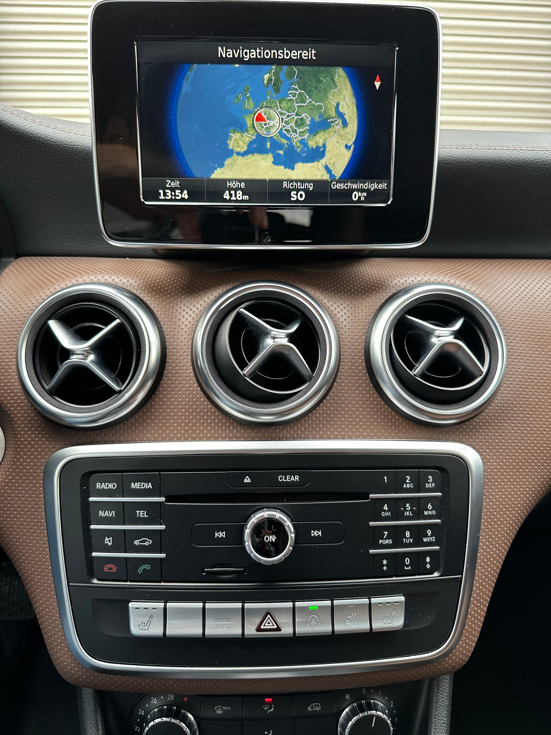 MERCEDES-BENZ A 200 Night Star 7G-DCT-image-26